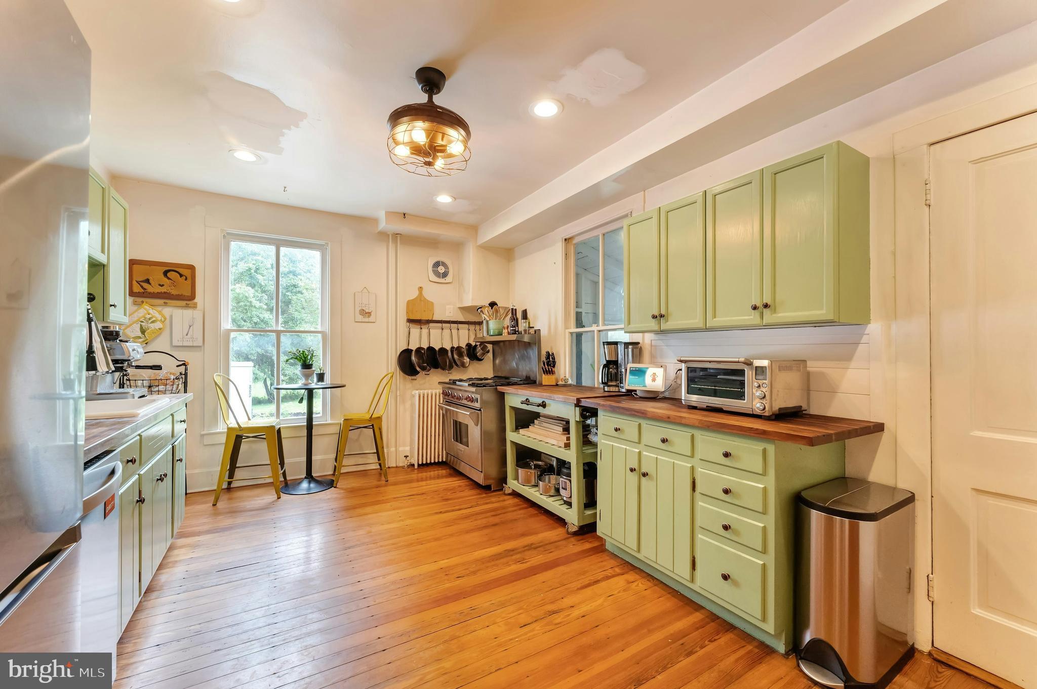 ROUND HILL - Residential