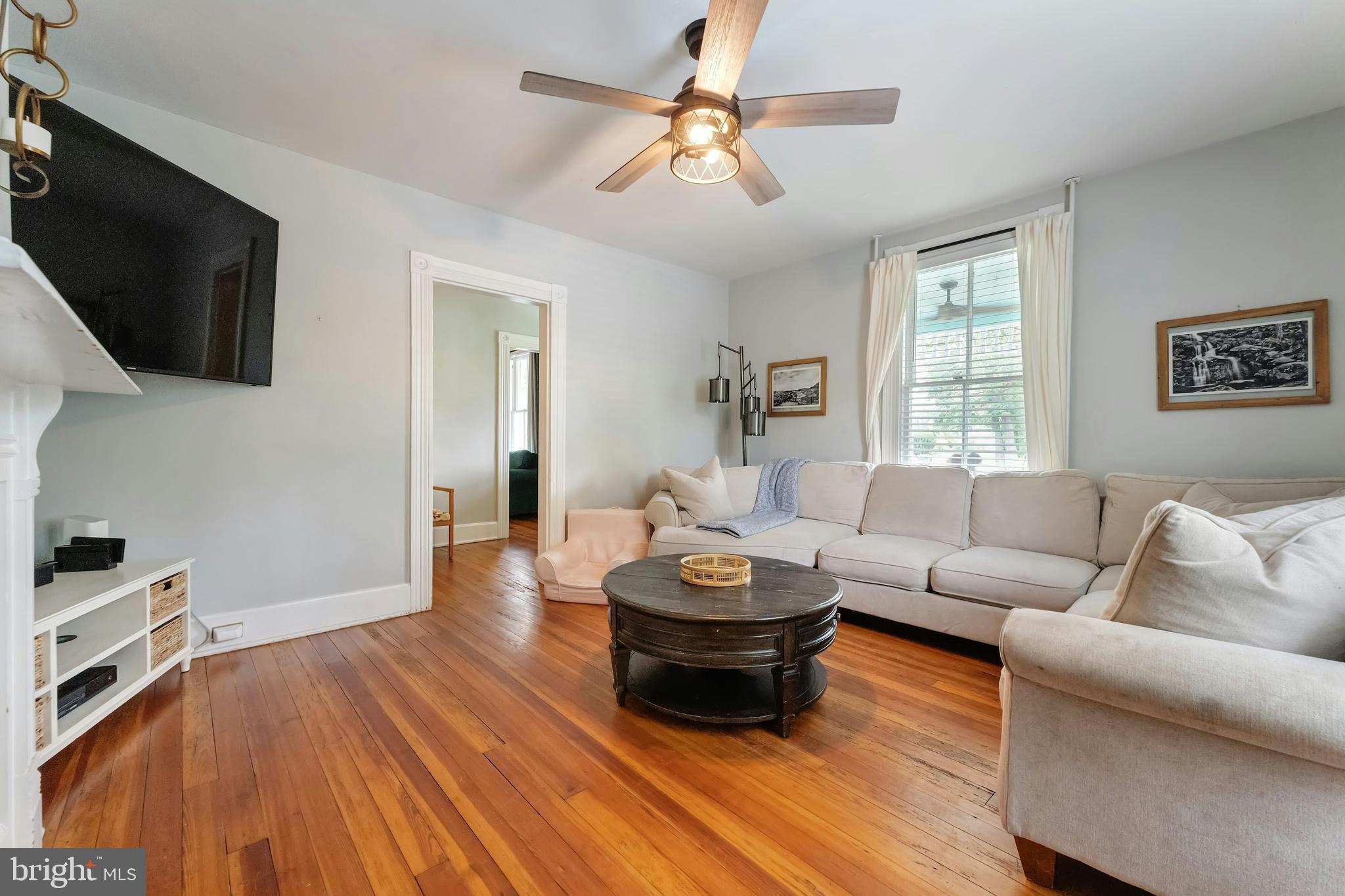 ROUND HILL - Residential