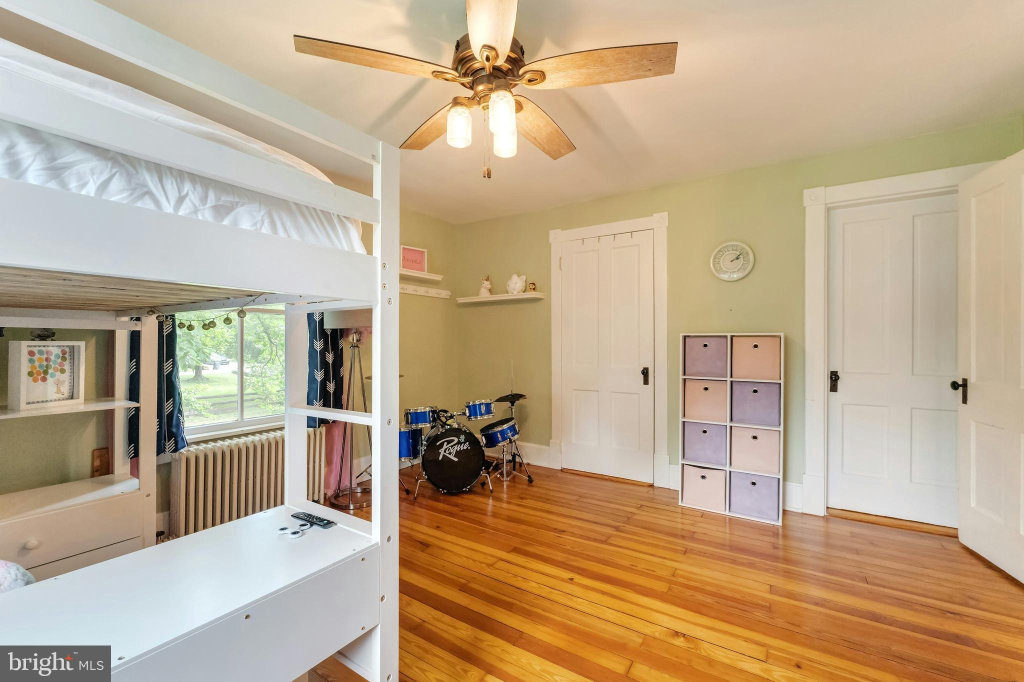 ROUND HILL - Residential