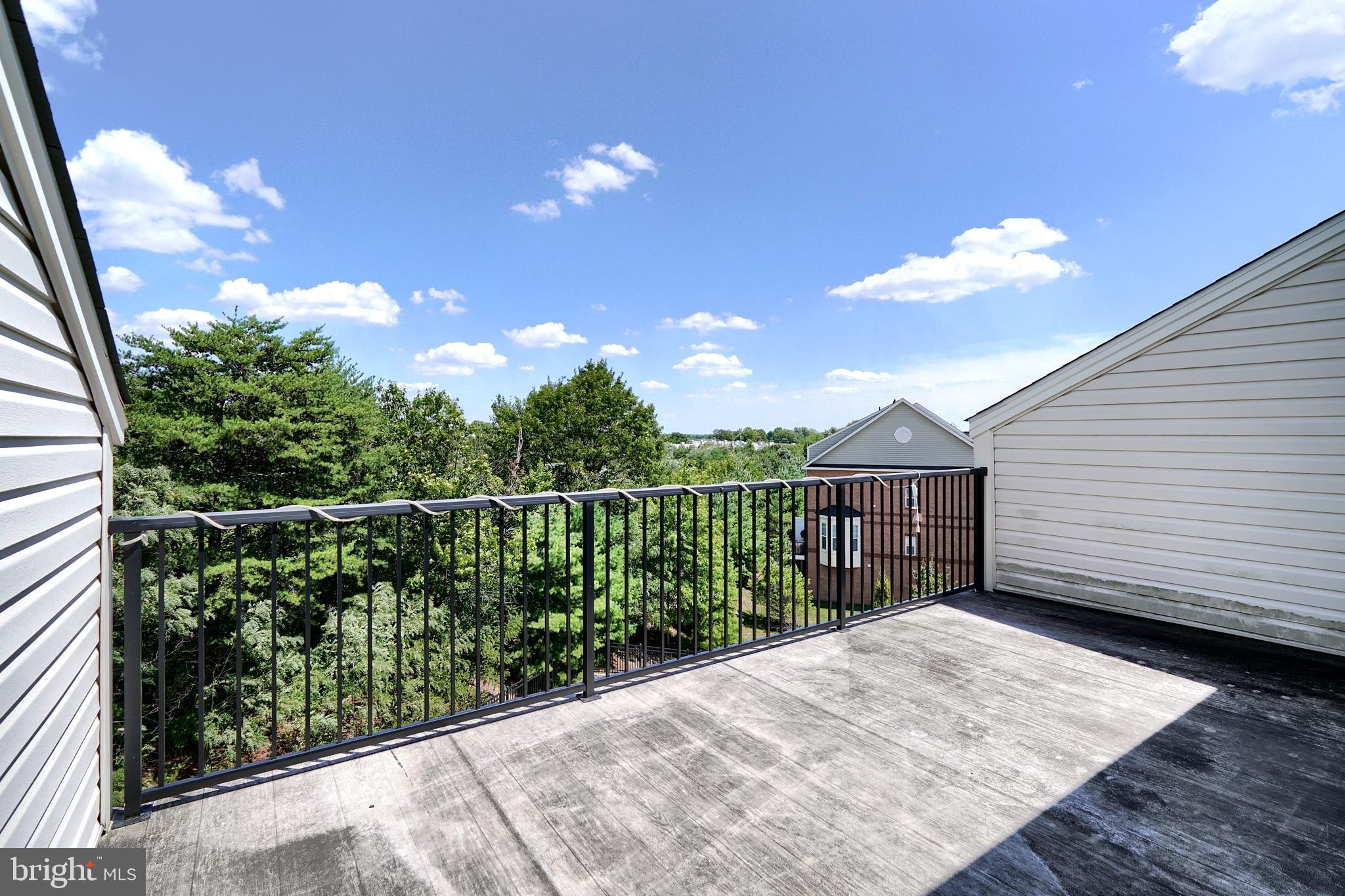 BLUE STREAM - Residential Lease