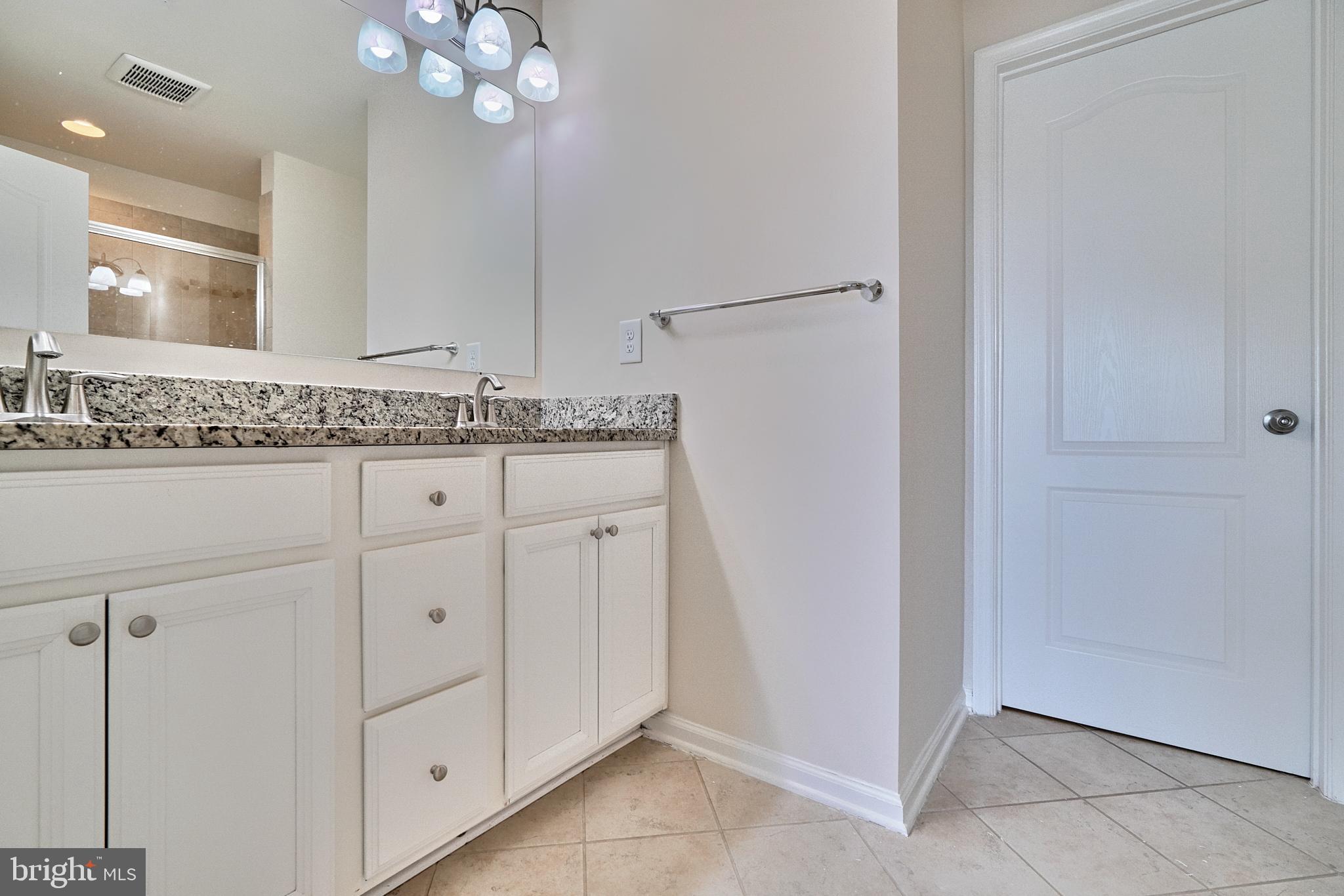 BLUE STREAM - Residential Lease