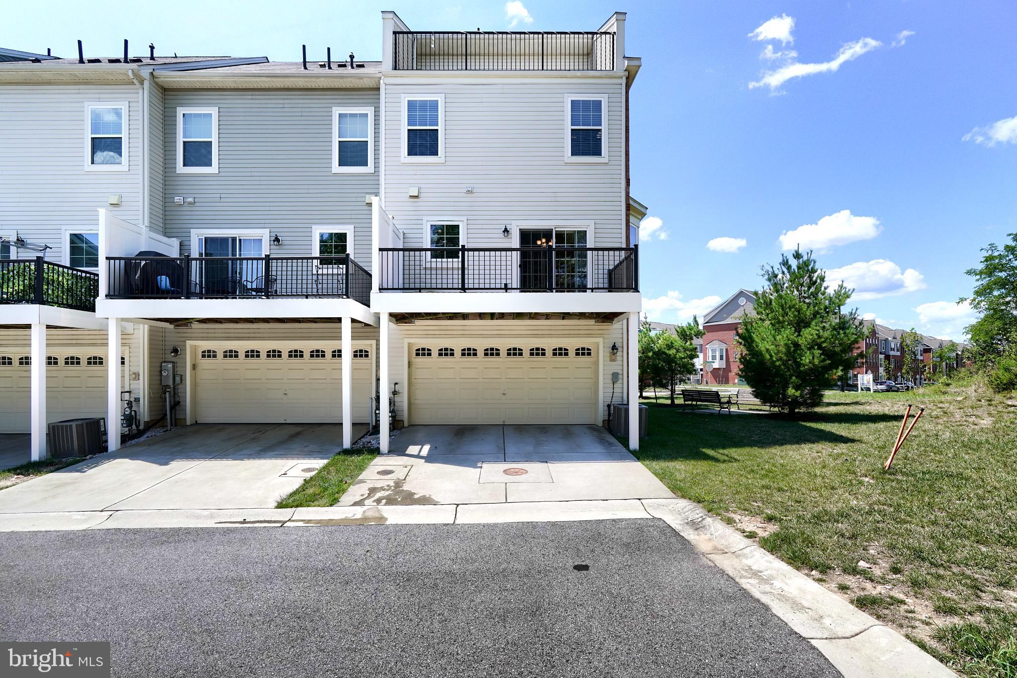 BLUE STREAM - Residential Lease