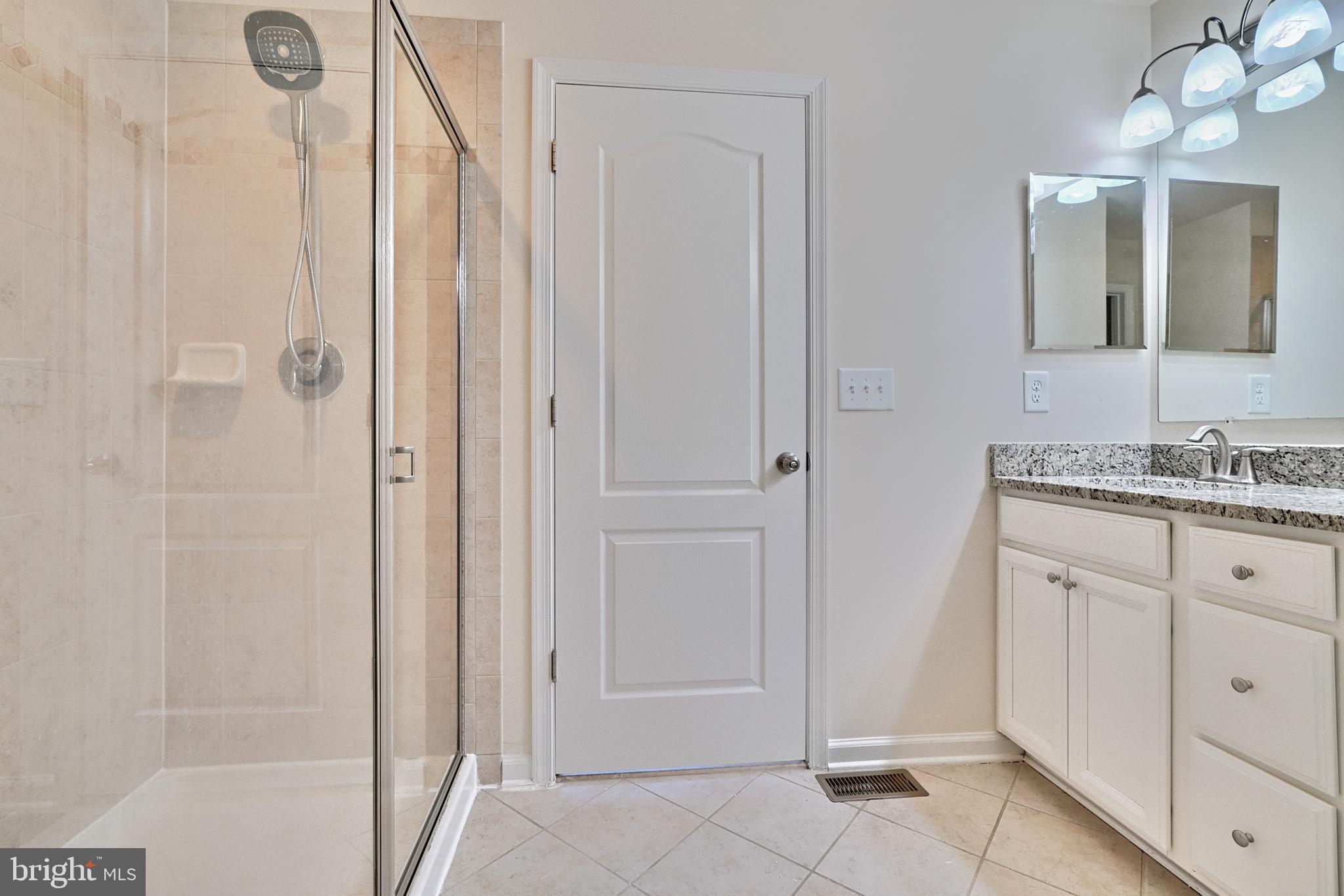 BLUE STREAM - Residential Lease