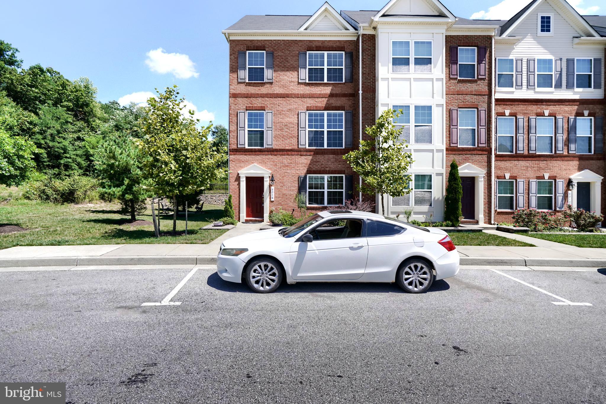 BLUE STREAM - Residential Lease