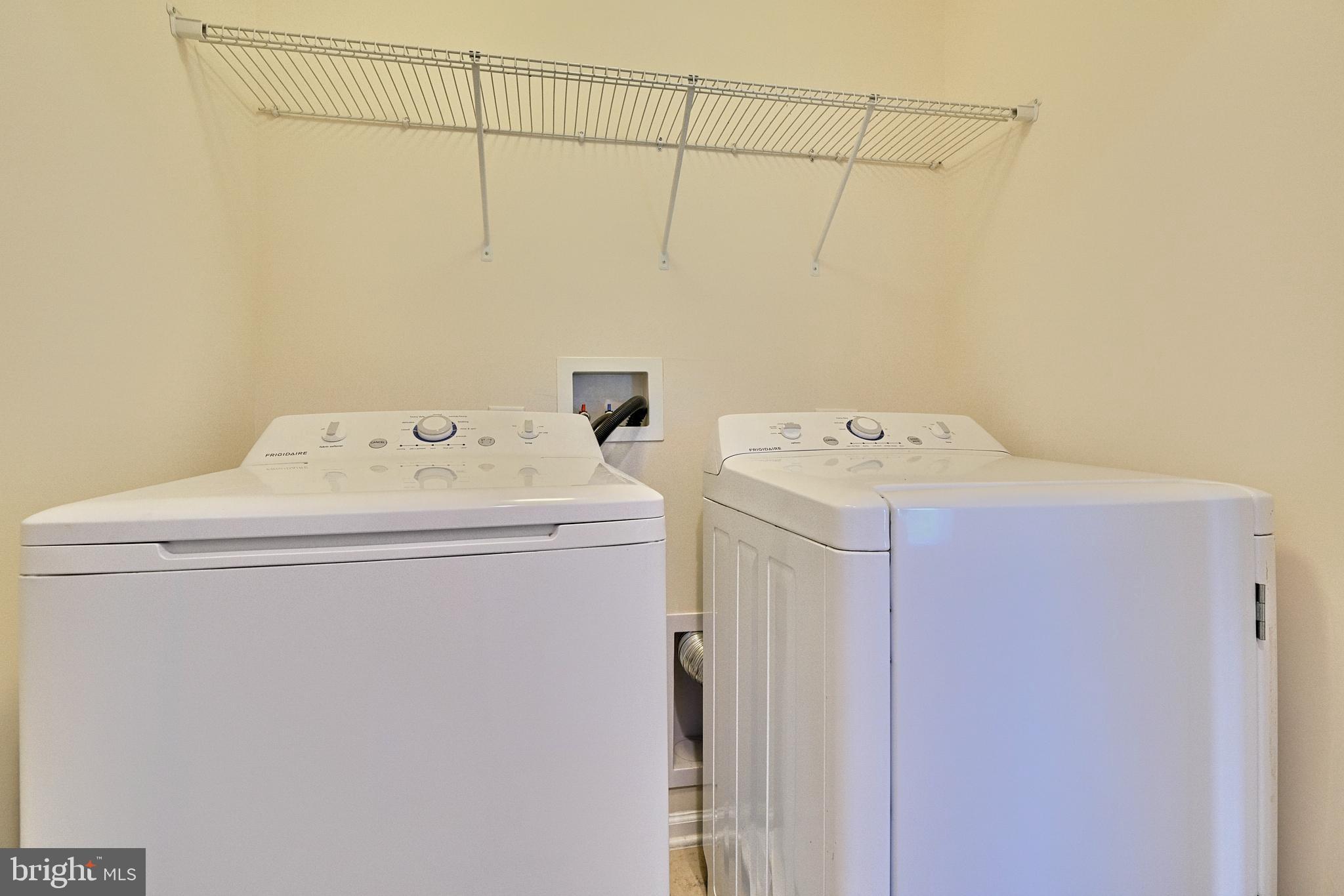 BLUE STREAM - Residential Lease