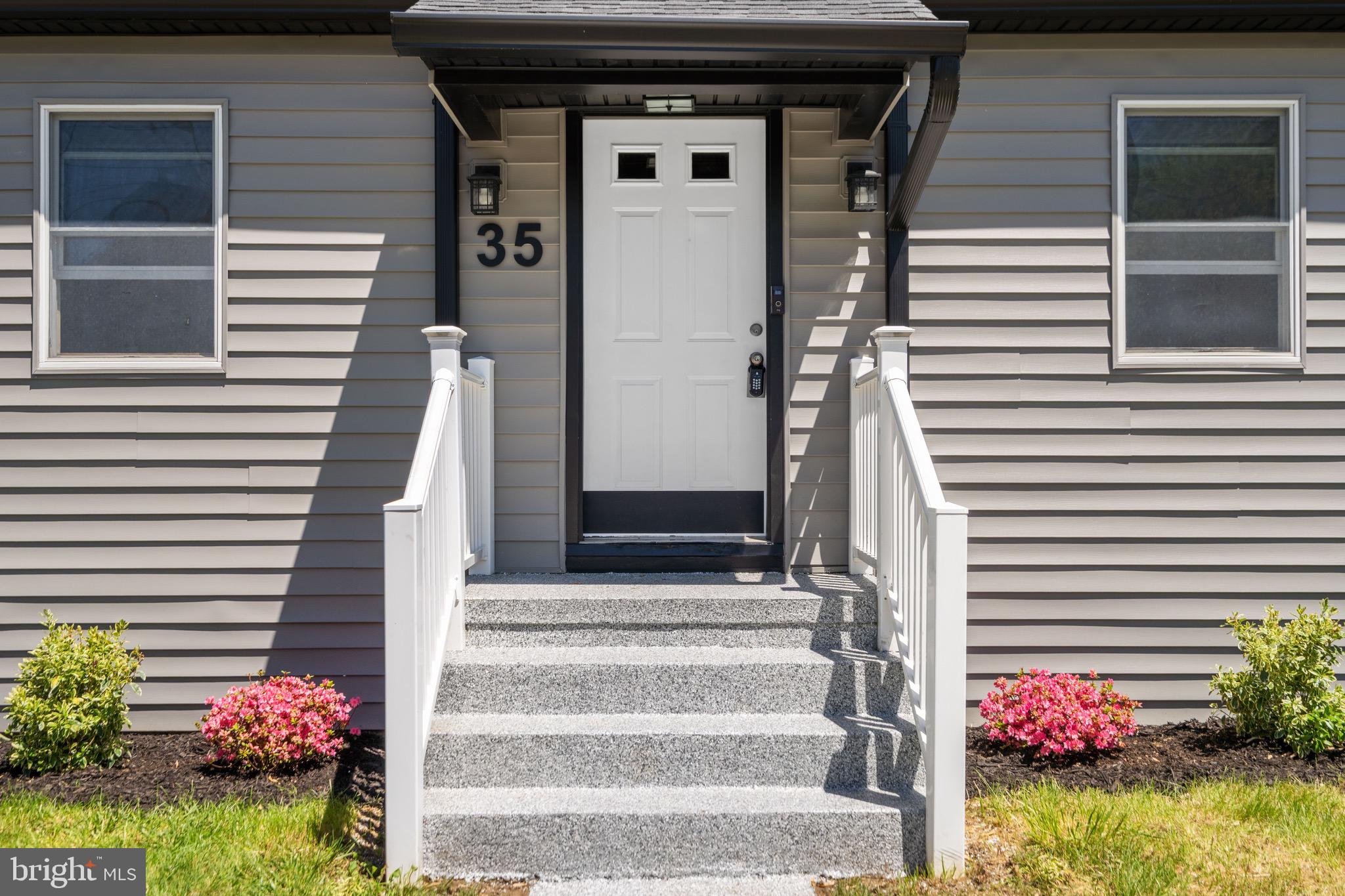 TOWN OF LOVETTSVILLE - Residential