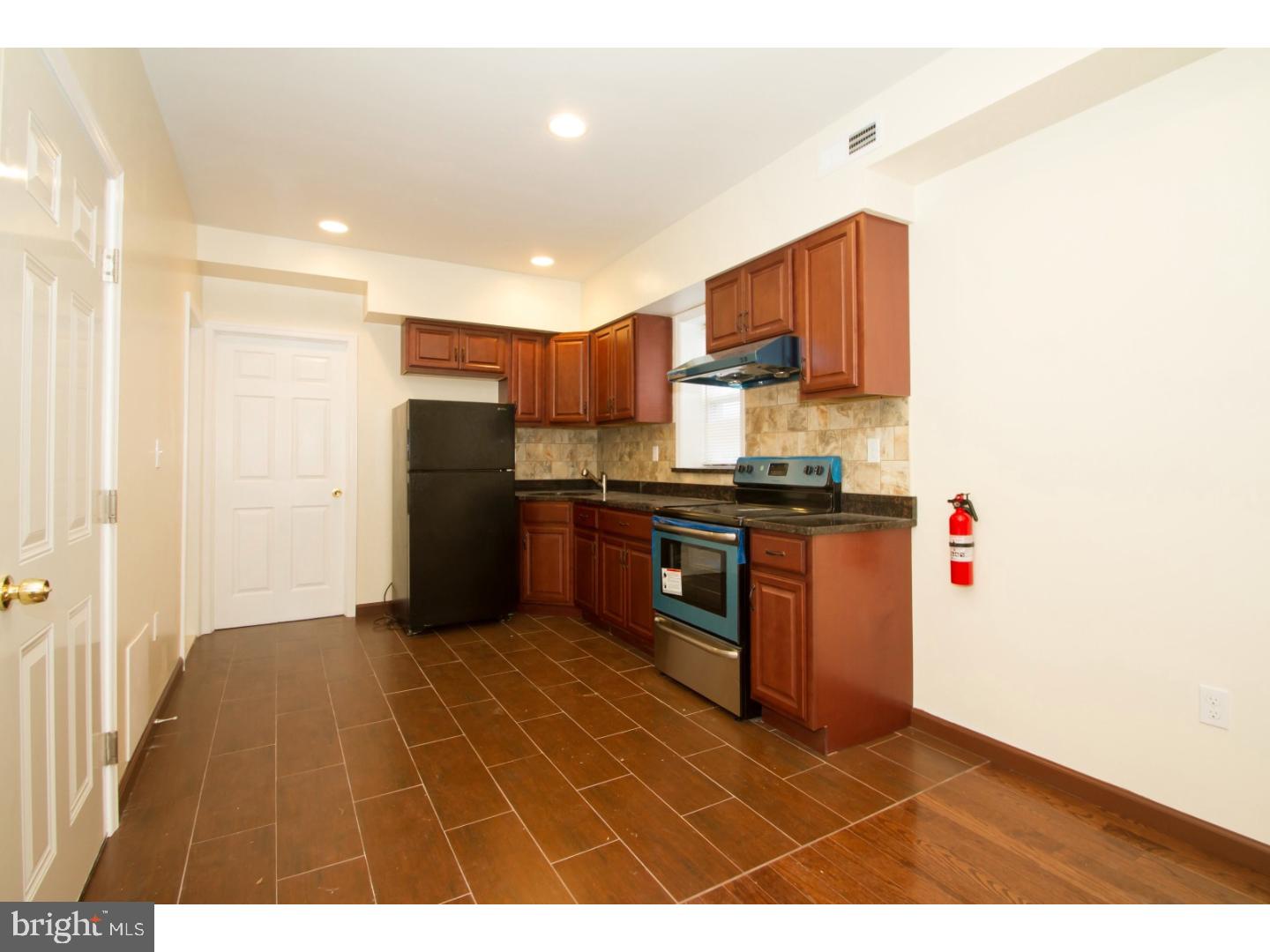 UNIVERSITY CITY - Residential Lease