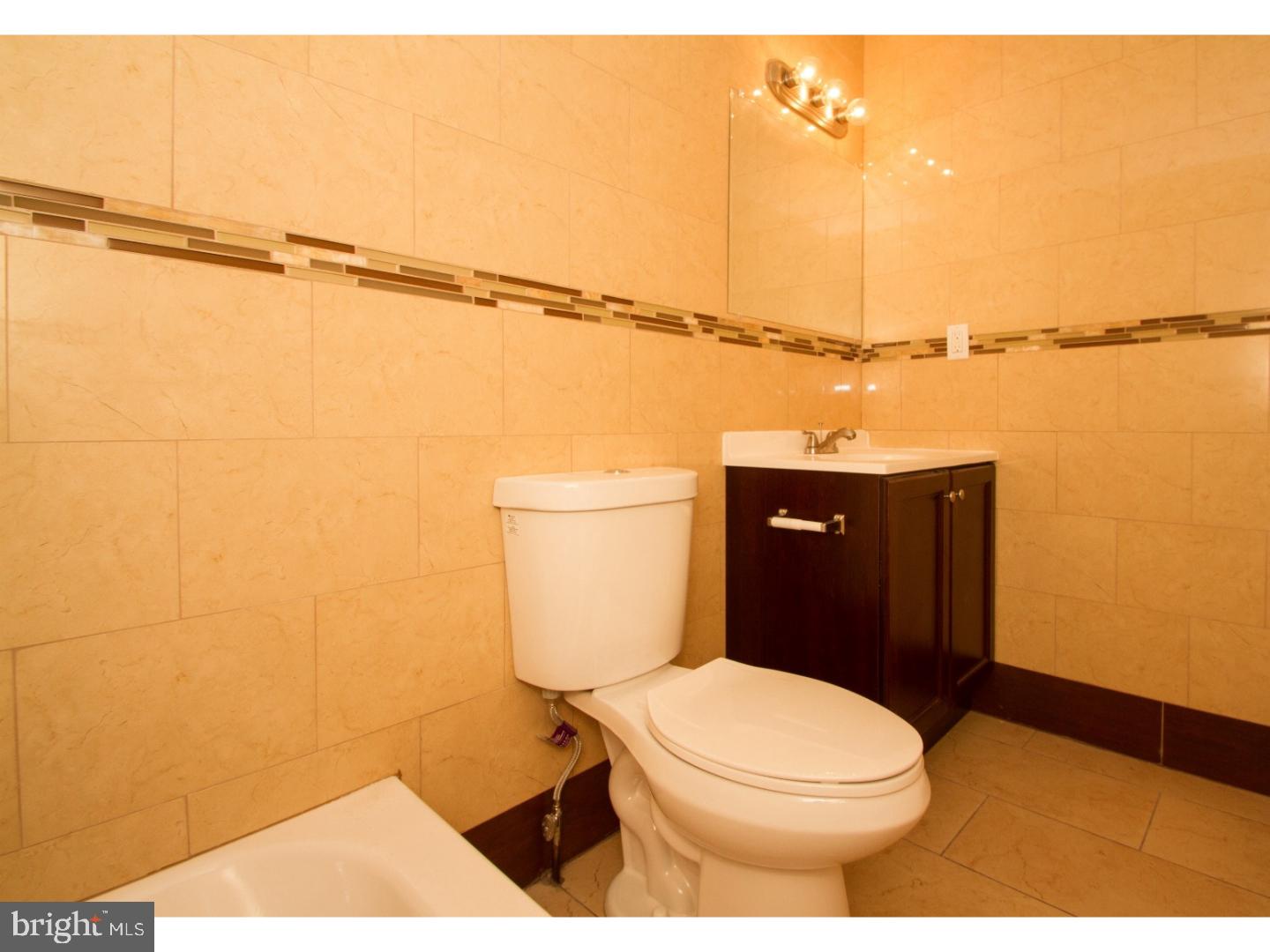 UNIVERSITY CITY - Residential Lease