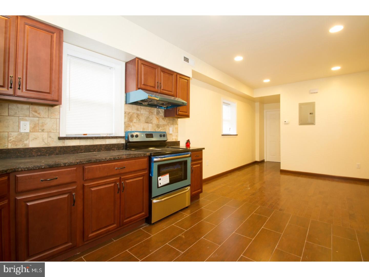 UNIVERSITY CITY - Residential Lease