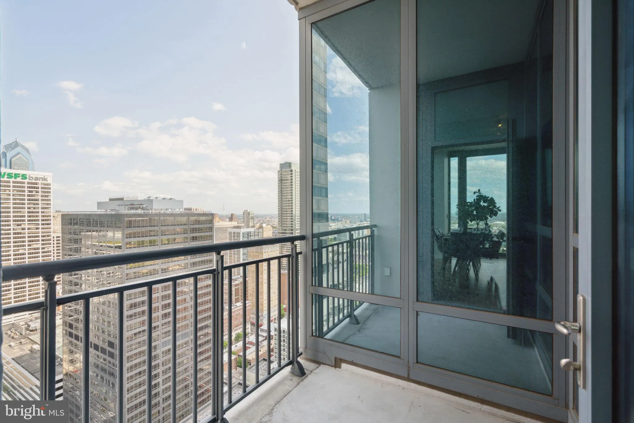 Philadelphia, Pennsylvania 19103, United States, 1 Bedroom Bedrooms, ,1 BathroomBathrooms,Residential,Active,92348