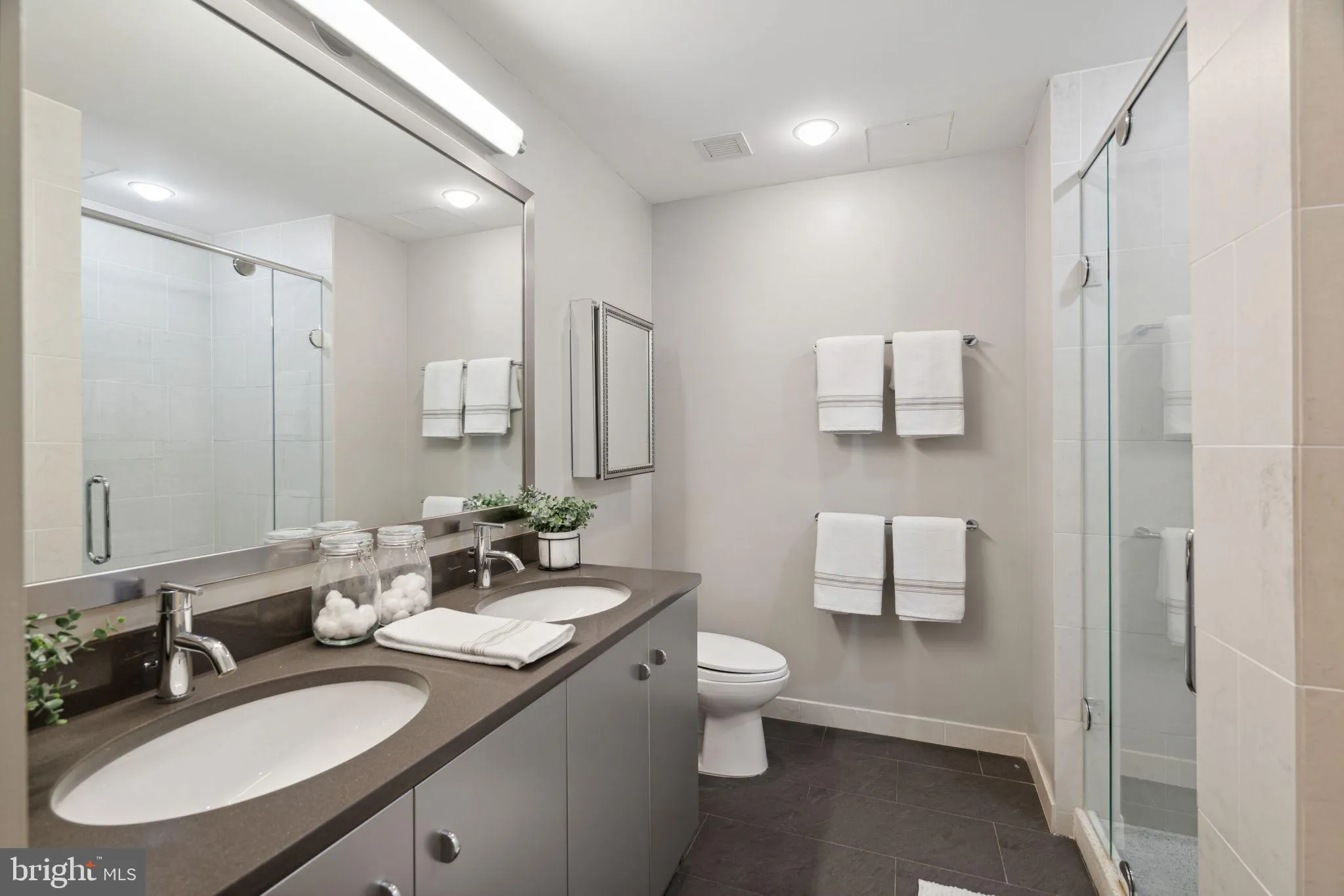 Philadelphia, Pennsylvania 19103, United States, 1 Bedroom Bedrooms, ,1 BathroomBathrooms,Residential,Active,92348