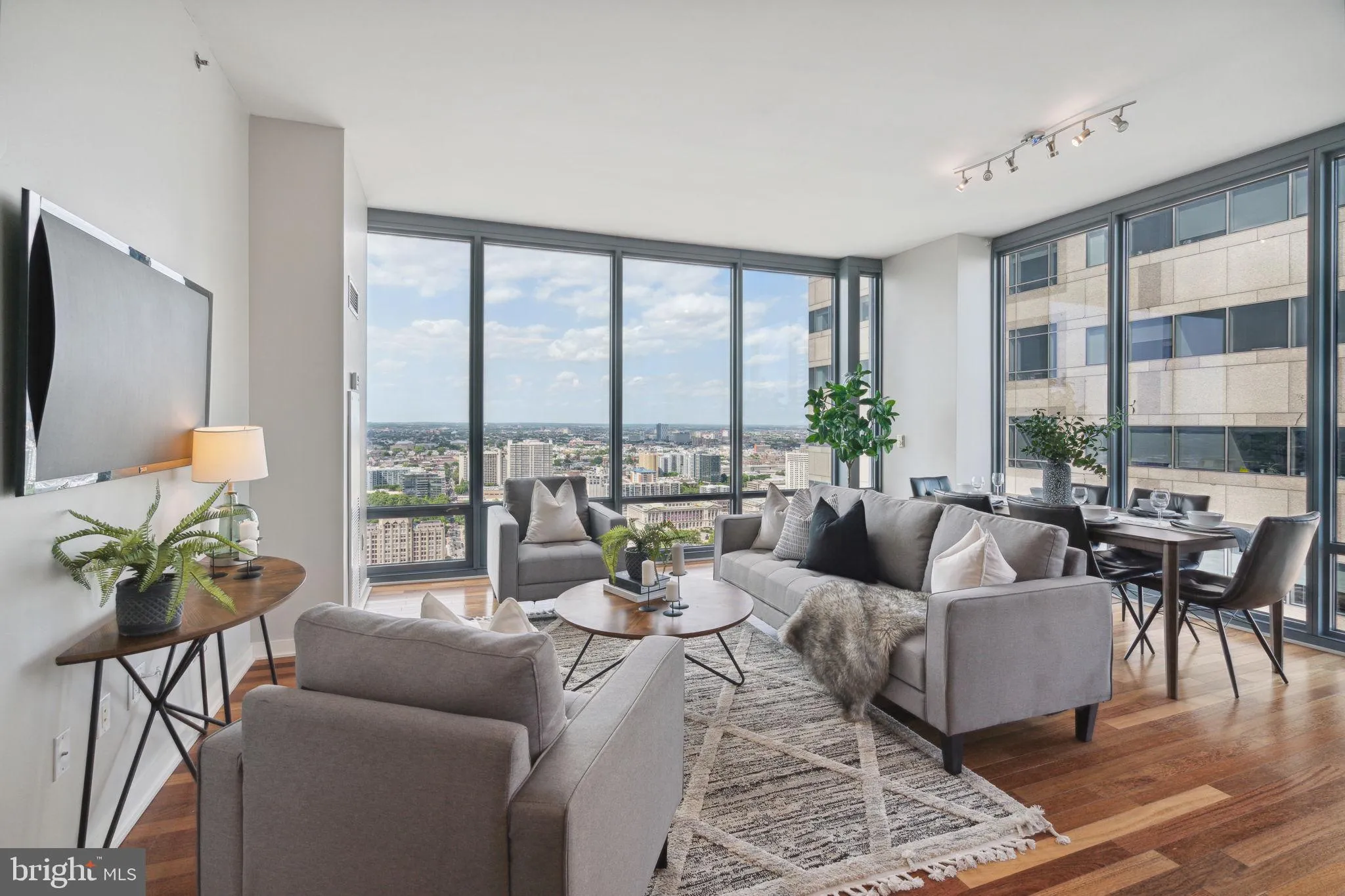 Philadelphia, Pennsylvania 19103, United States, 1 Bedroom Bedrooms, ,1 BathroomBathrooms,Residential,Active,92348