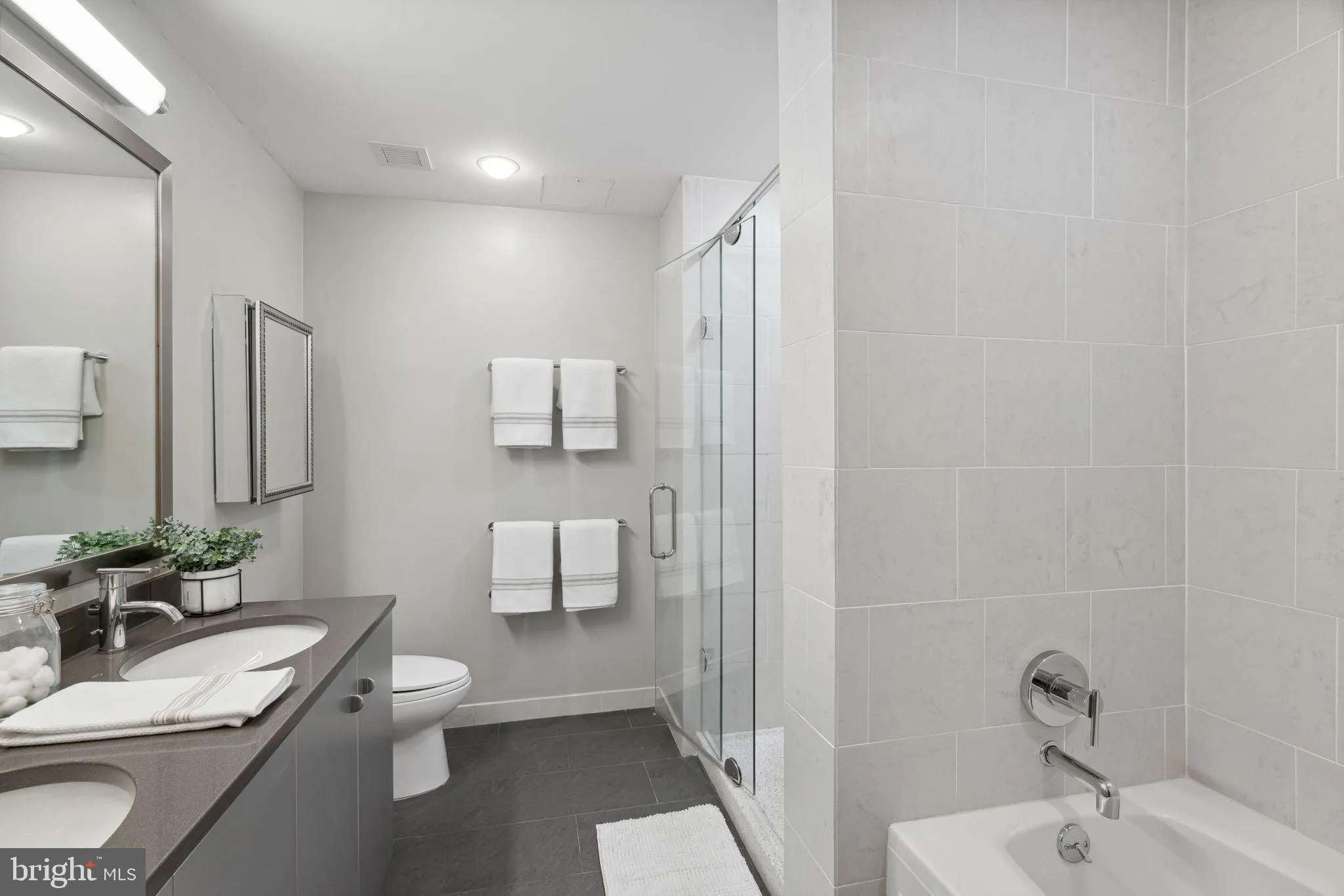 Philadelphia, Pennsylvania 19103, United States, 1 Bedroom Bedrooms, ,1 BathroomBathrooms,Residential,Active,92348