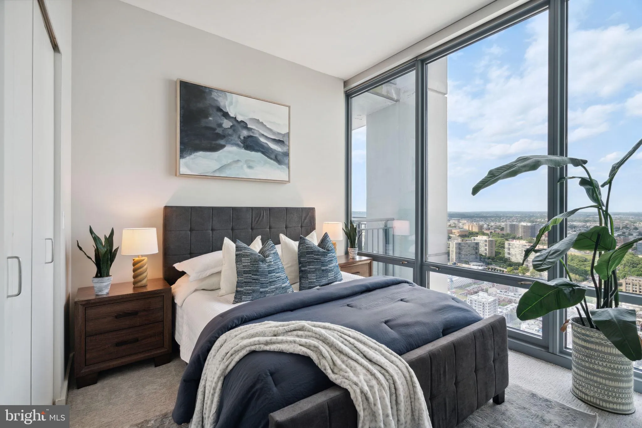 Philadelphia, Pennsylvania 19103, United States, 1 Bedroom Bedrooms, ,1 BathroomBathrooms,Residential,Active,92348