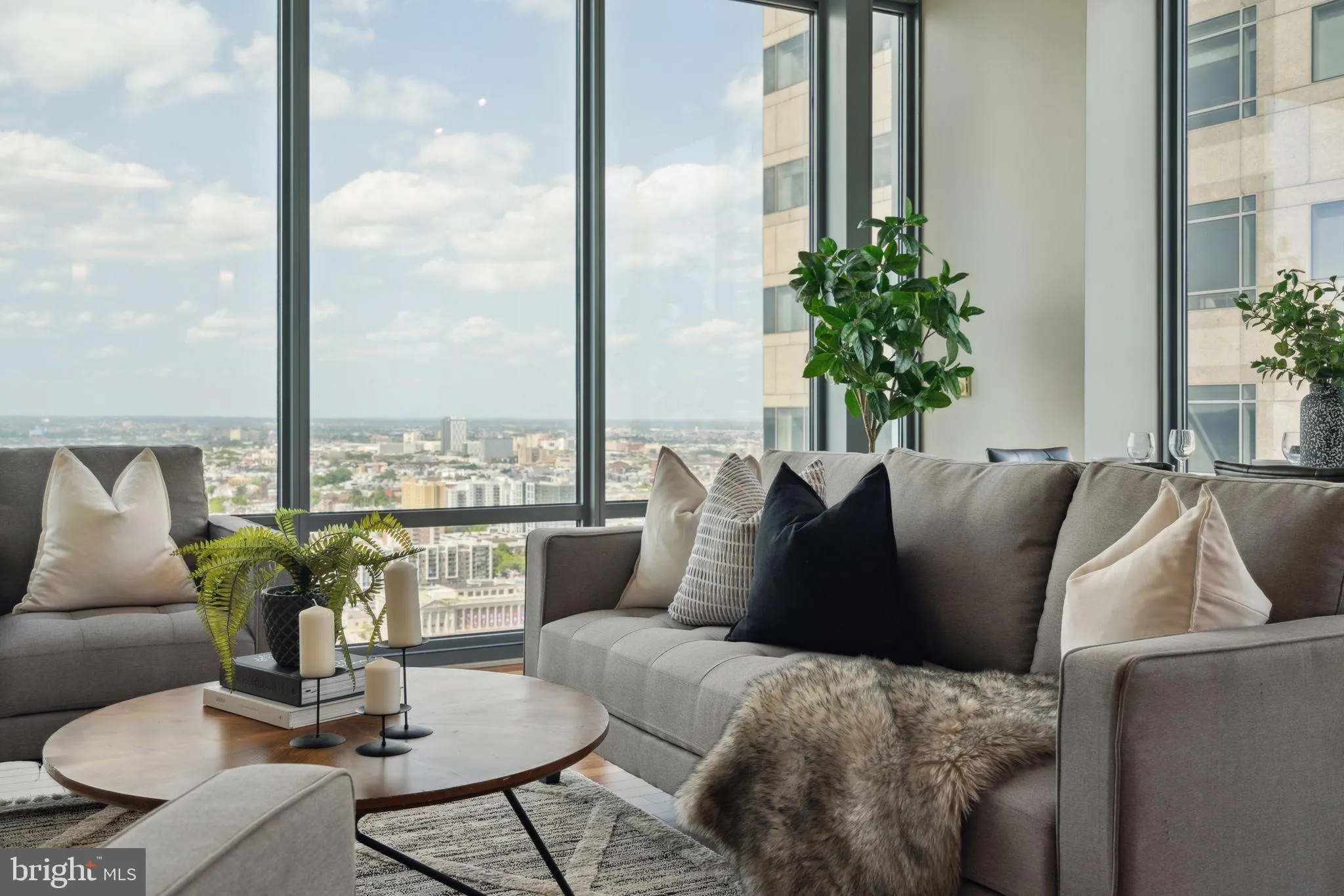 Philadelphia, Pennsylvania 19103, United States, 1 Bedroom Bedrooms, ,1 BathroomBathrooms,Residential,Active,92348