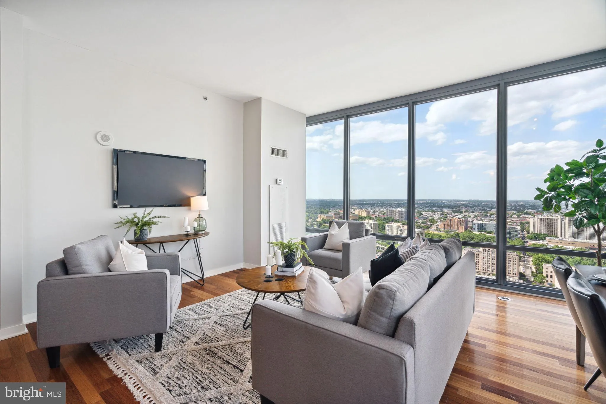 Philadelphia, Pennsylvania 19103, United States, 1 Bedroom Bedrooms, ,1 BathroomBathrooms,Residential,Active,92348