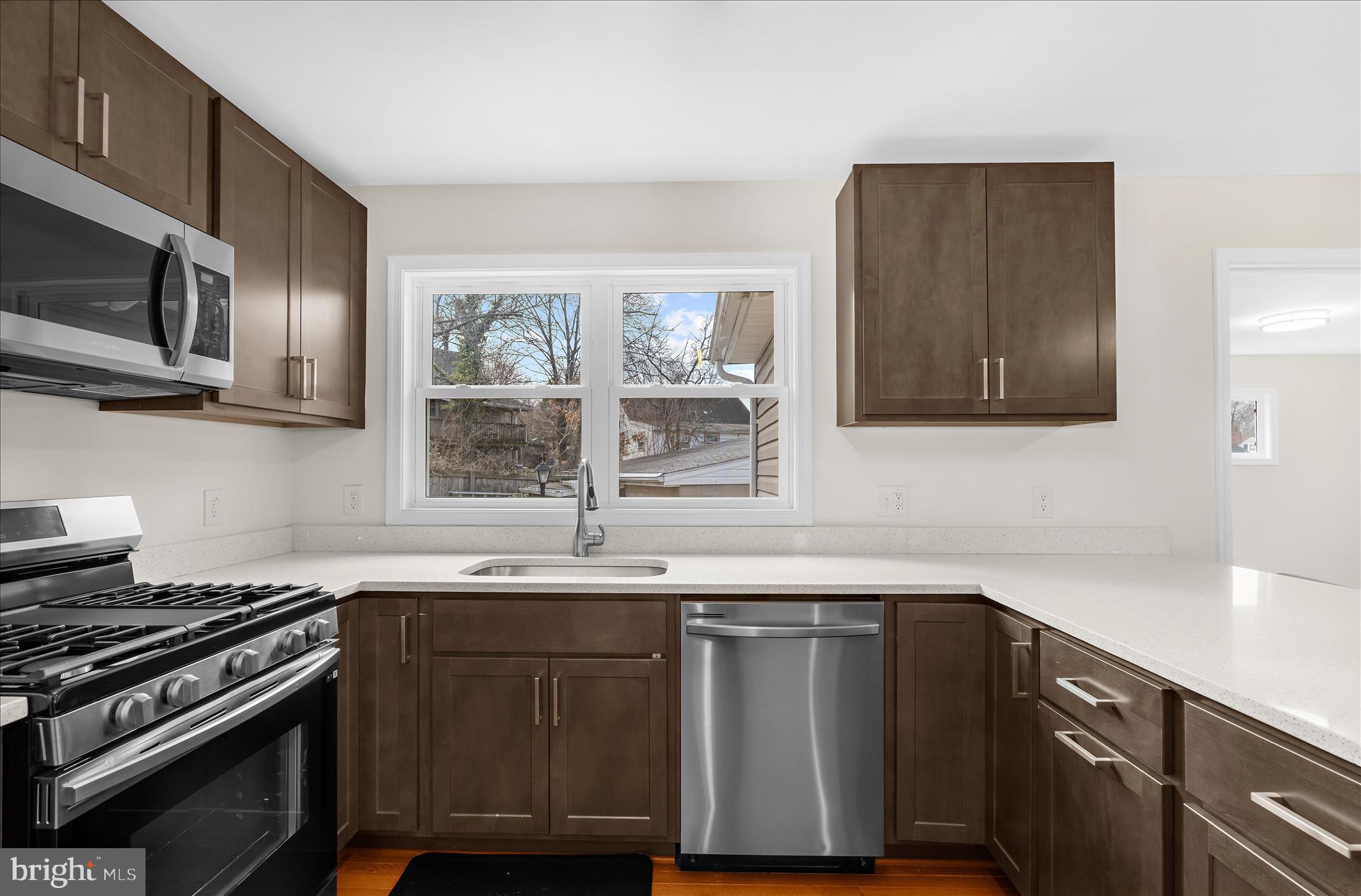 COLONIAL DRIVE - Residential