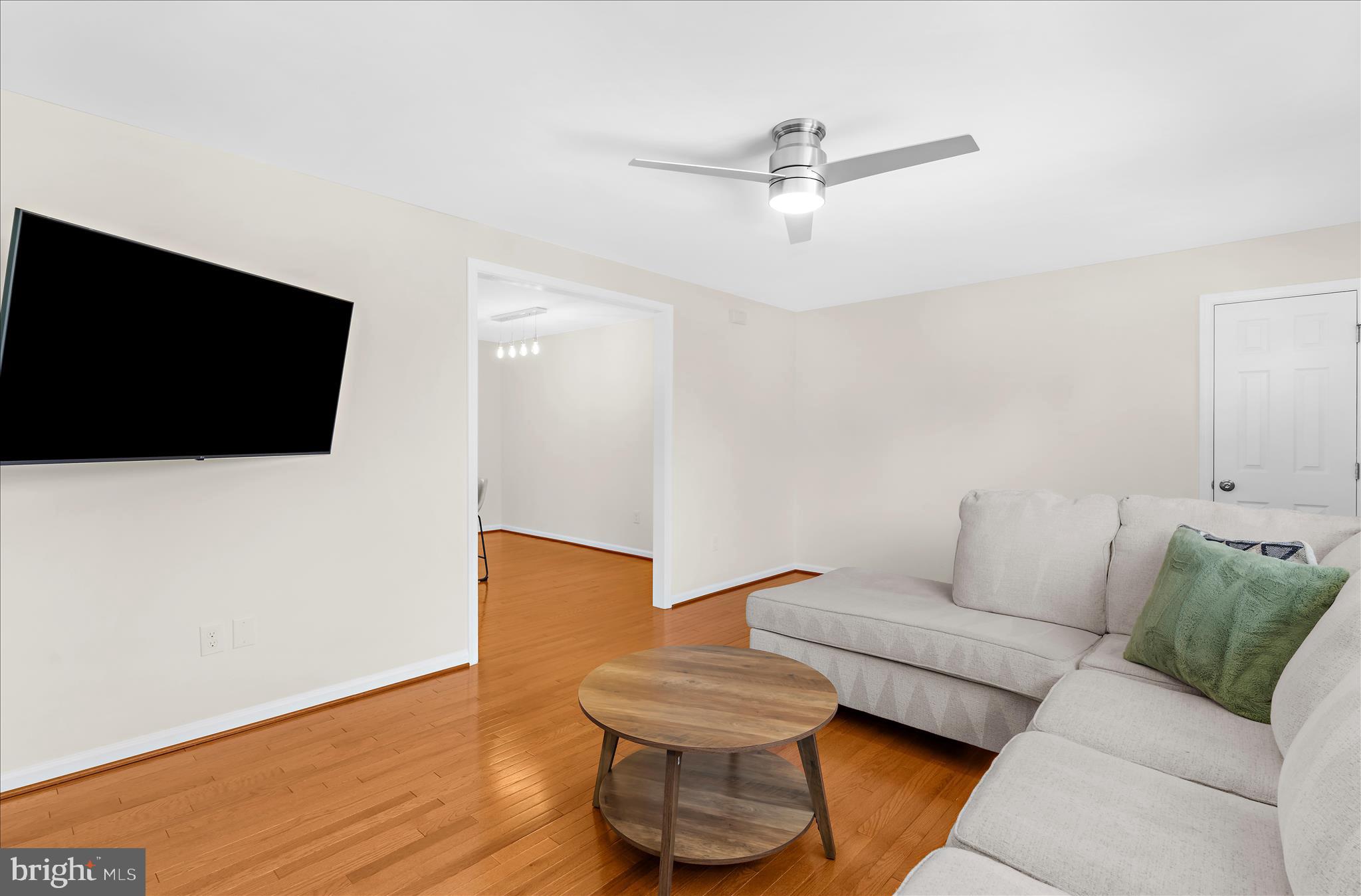 COLONIAL DRIVE - Residential