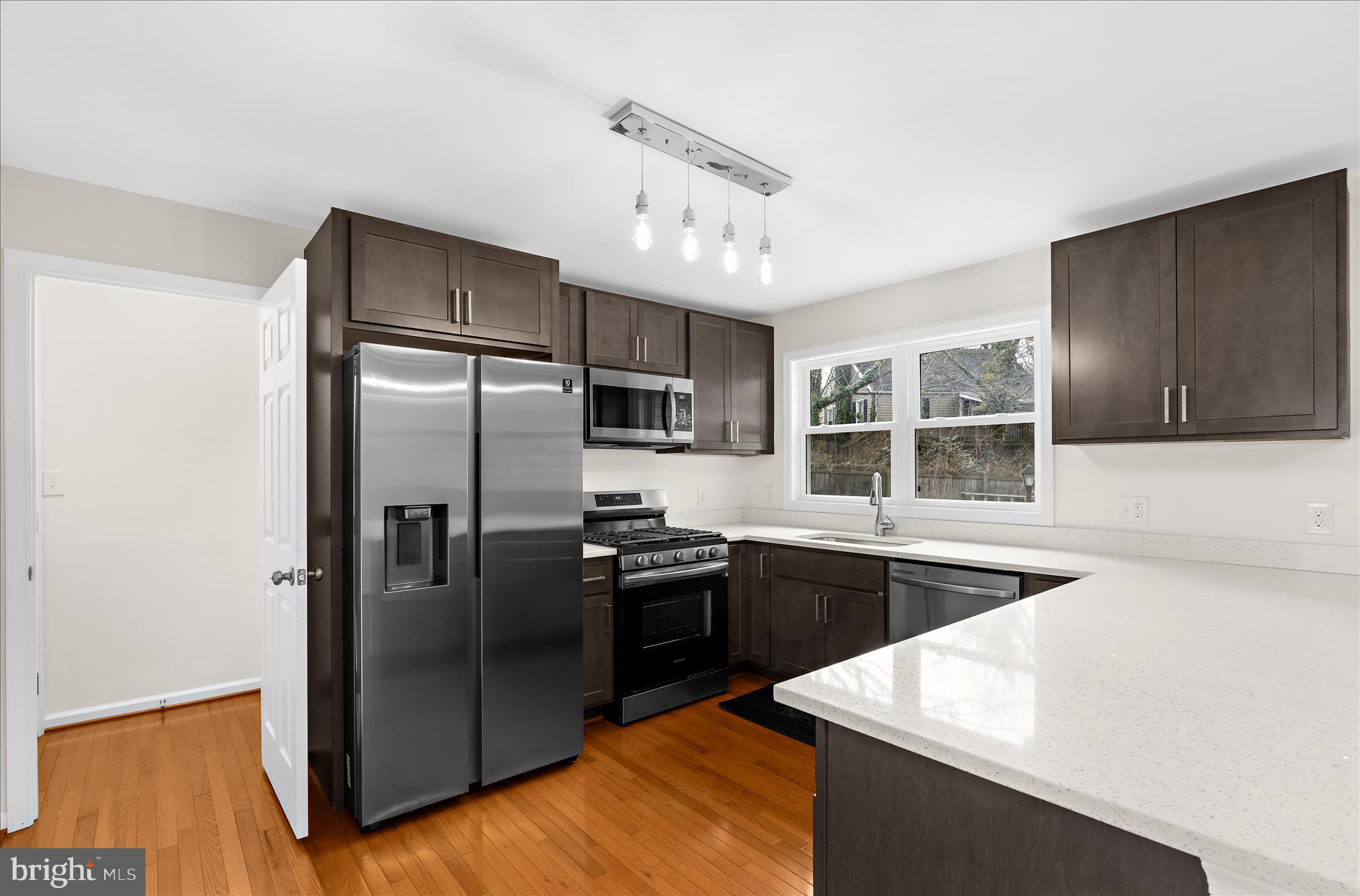 COLONIAL DRIVE - Residential