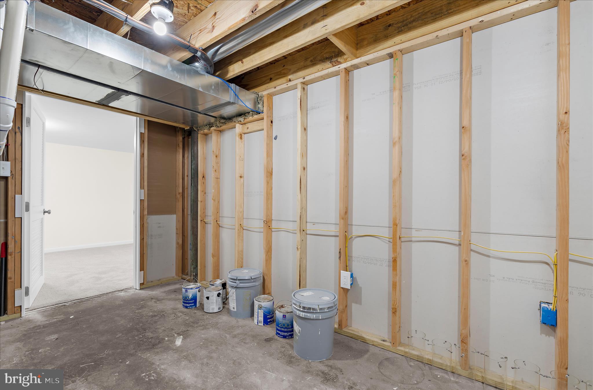 COLONIAL DRIVE - Residential