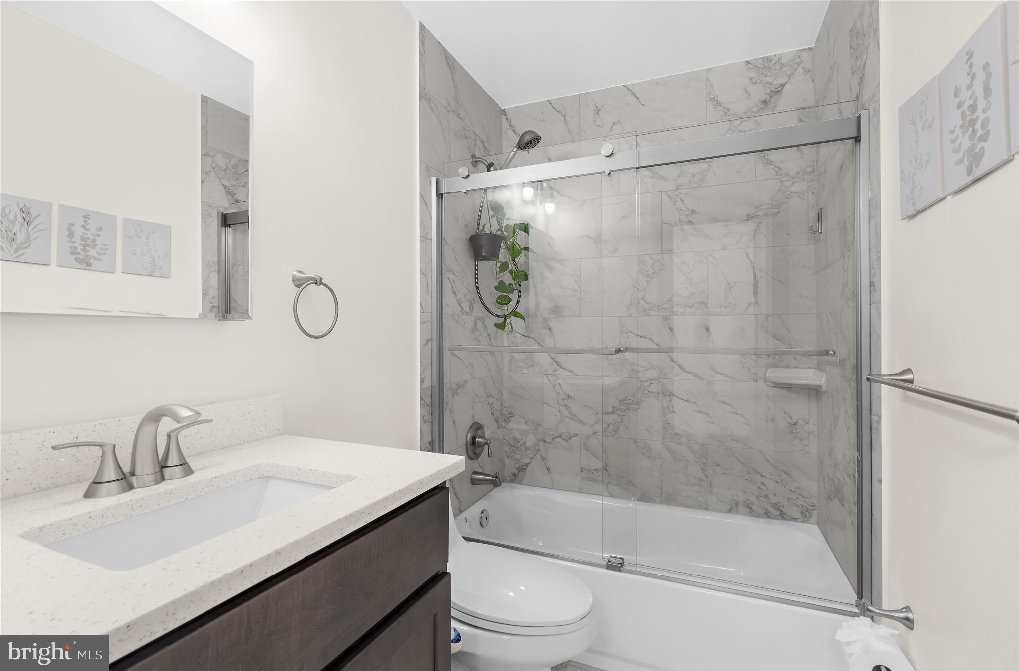 COLONIAL DRIVE - Residential