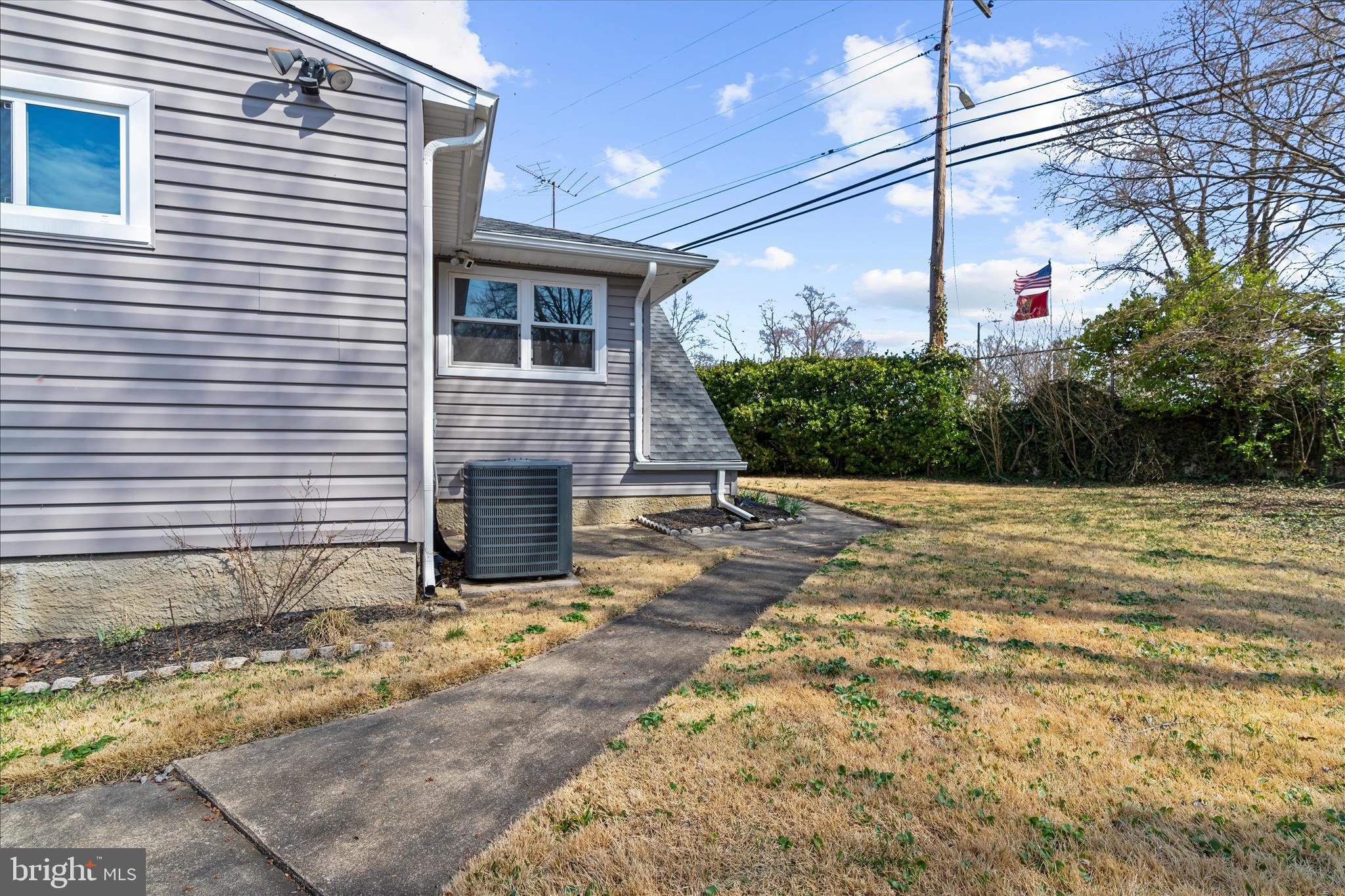 COLONIAL DRIVE - Residential