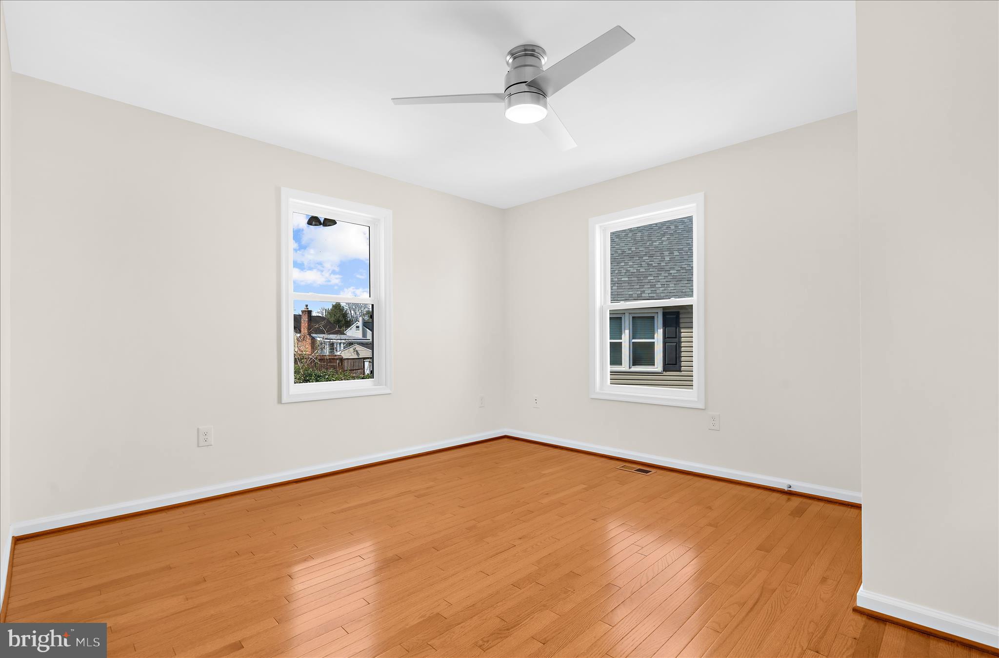 COLONIAL DRIVE - Residential