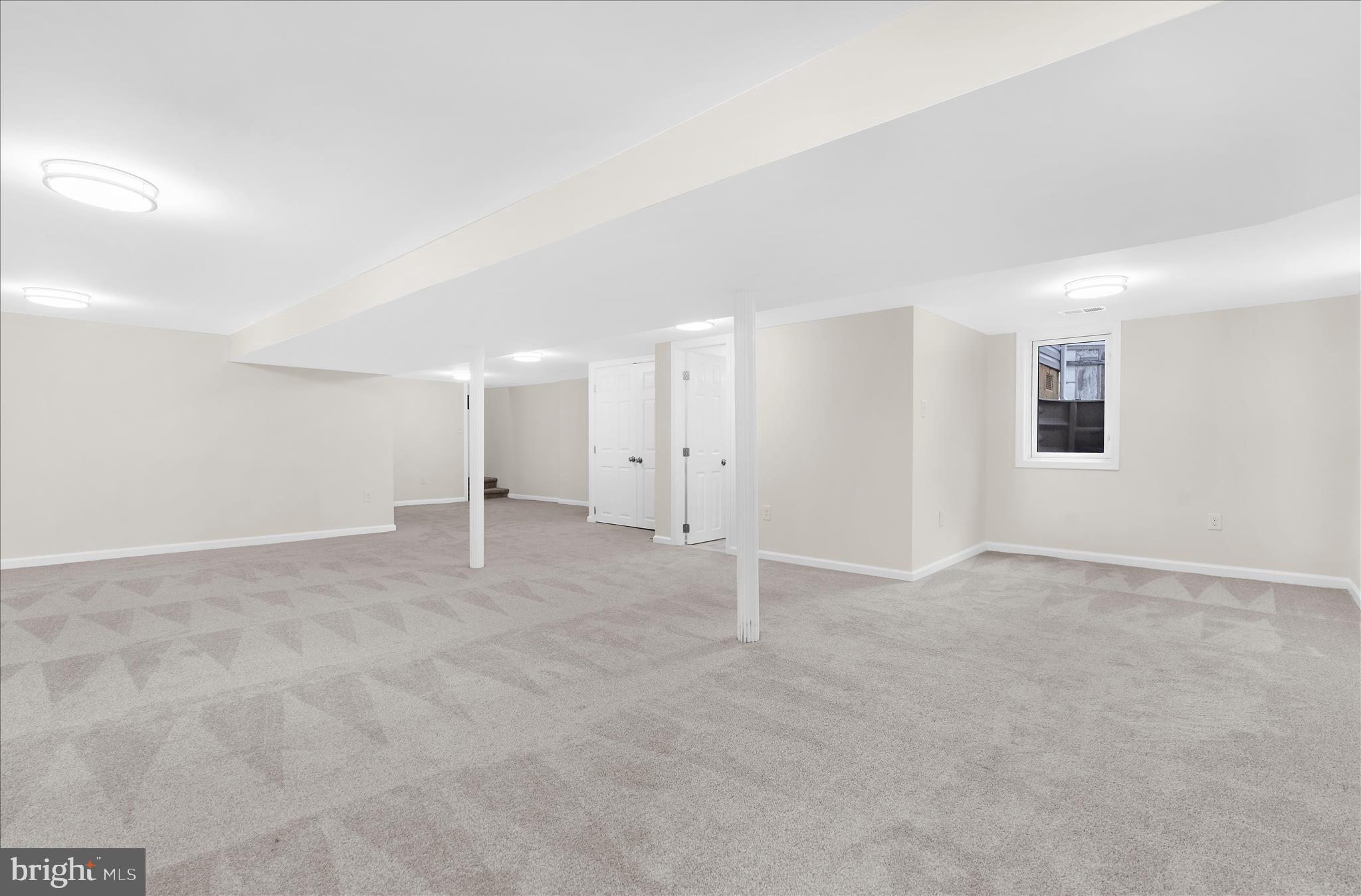 COLONIAL DRIVE - Residential