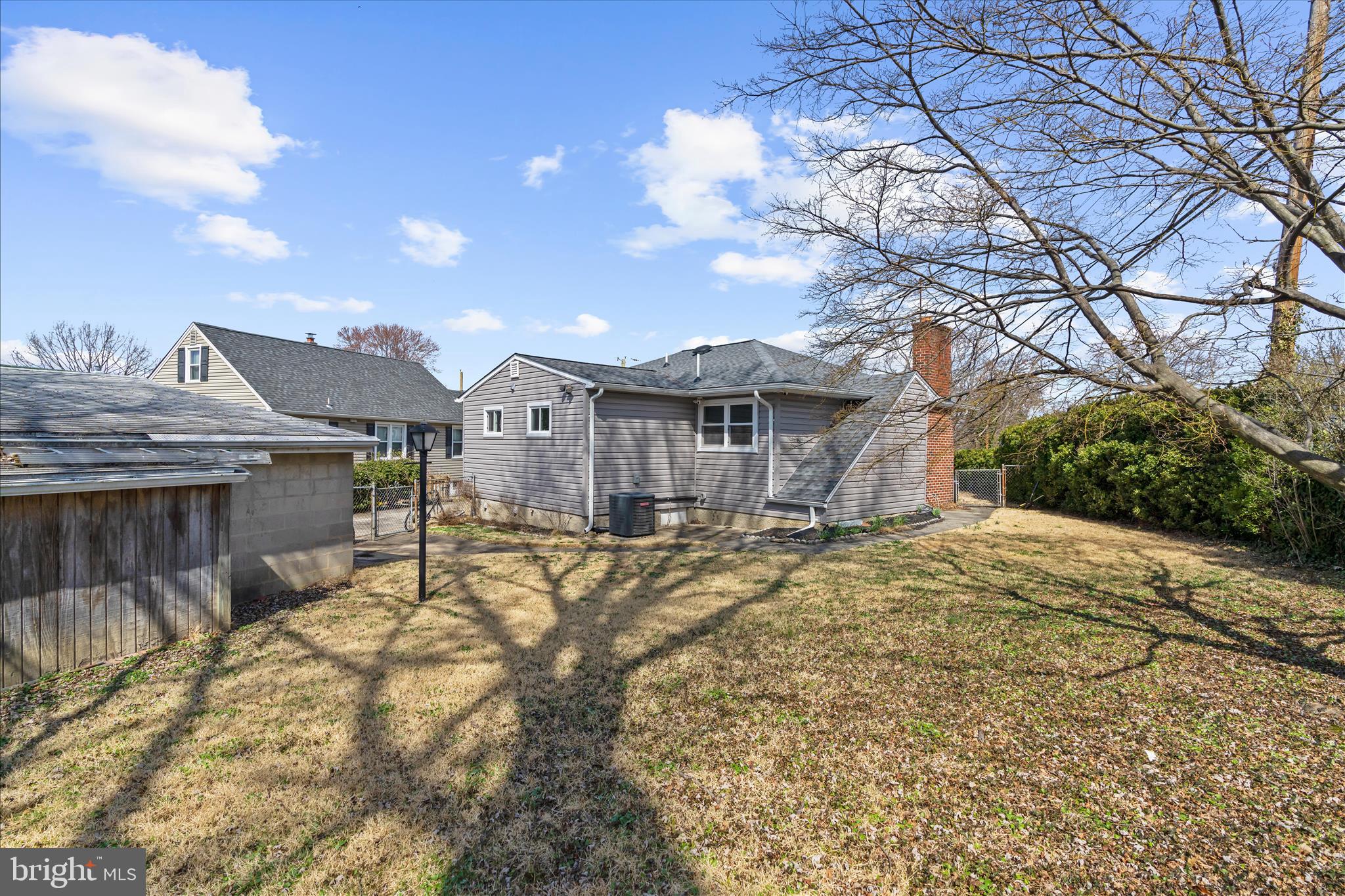 COLONIAL DRIVE - Residential