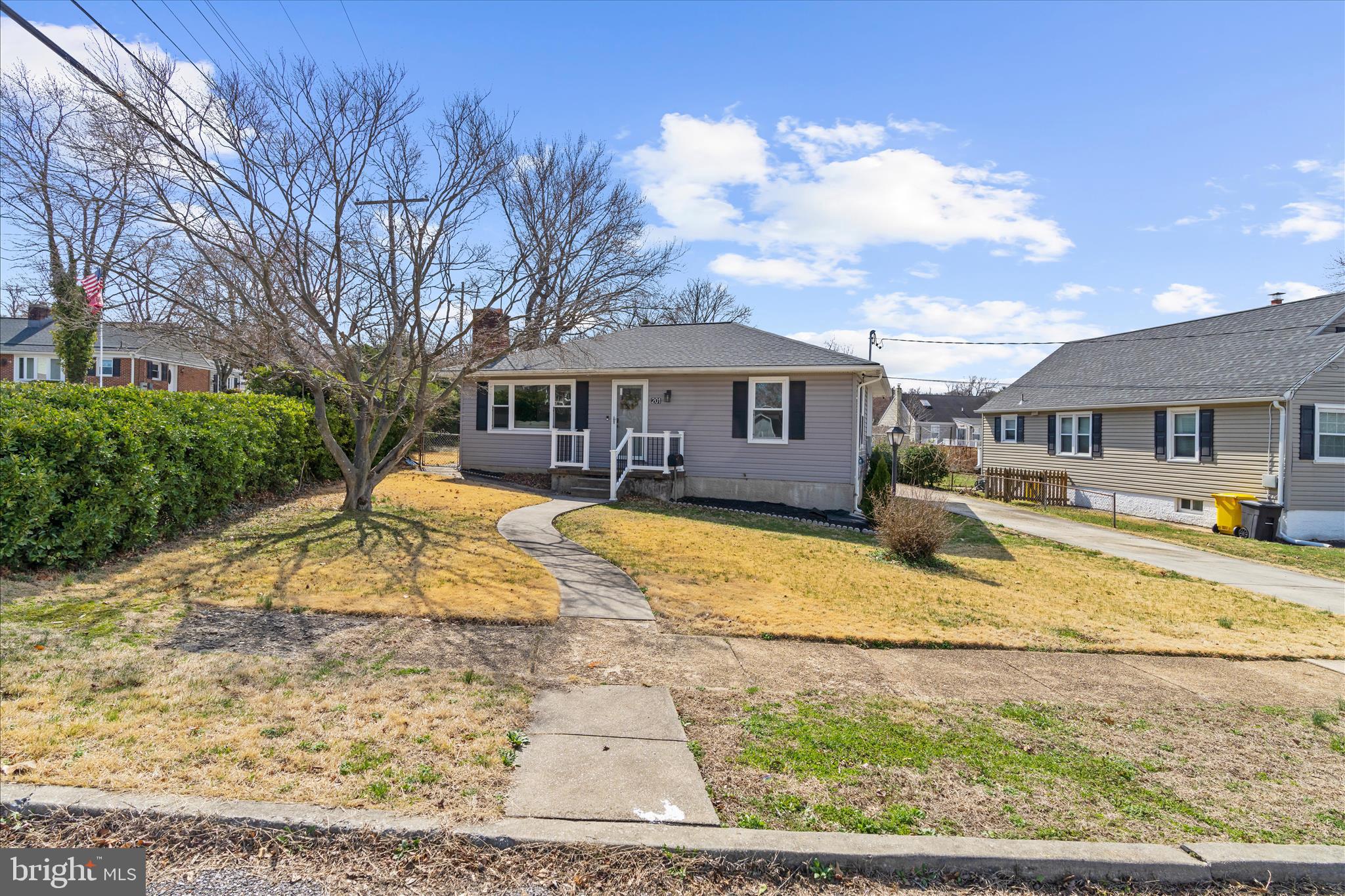 COLONIAL DRIVE - Residential