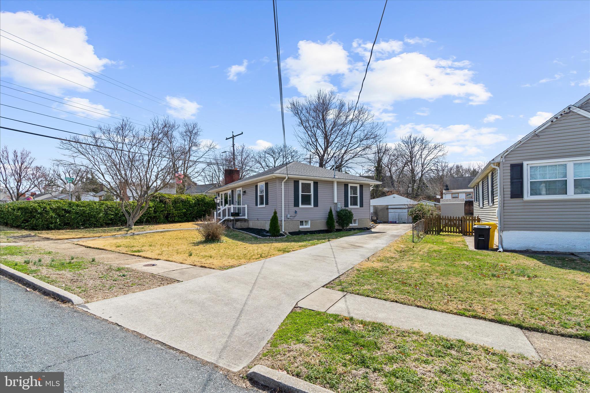 COLONIAL DRIVE - Residential