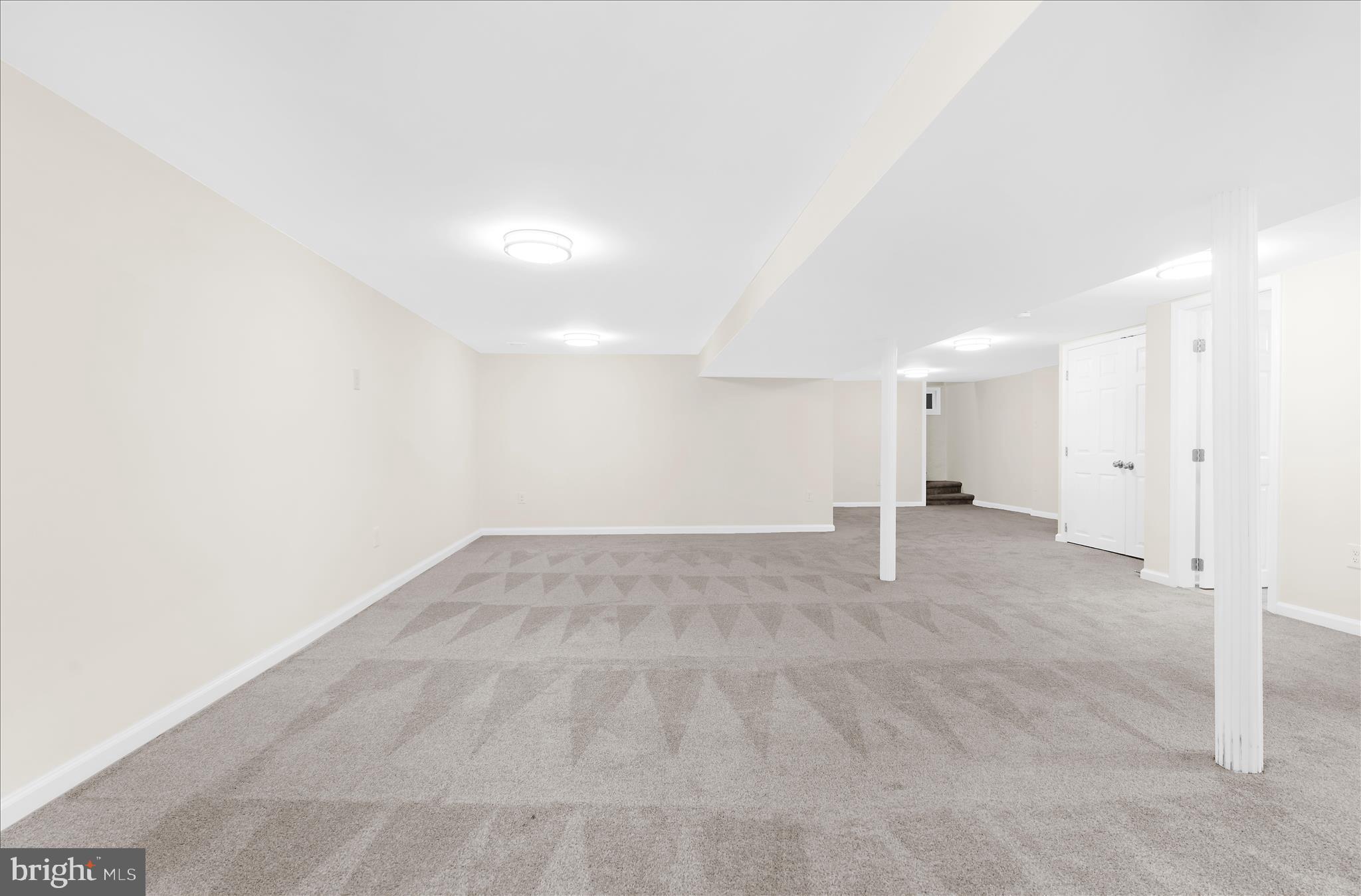 COLONIAL DRIVE - Residential