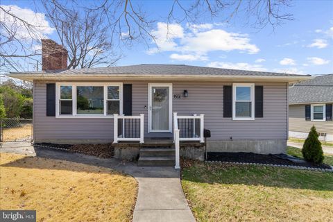 Homes For Sale - 201 Hance Avenue<br/> LINTHICUM HEIGHTS, MD 21090