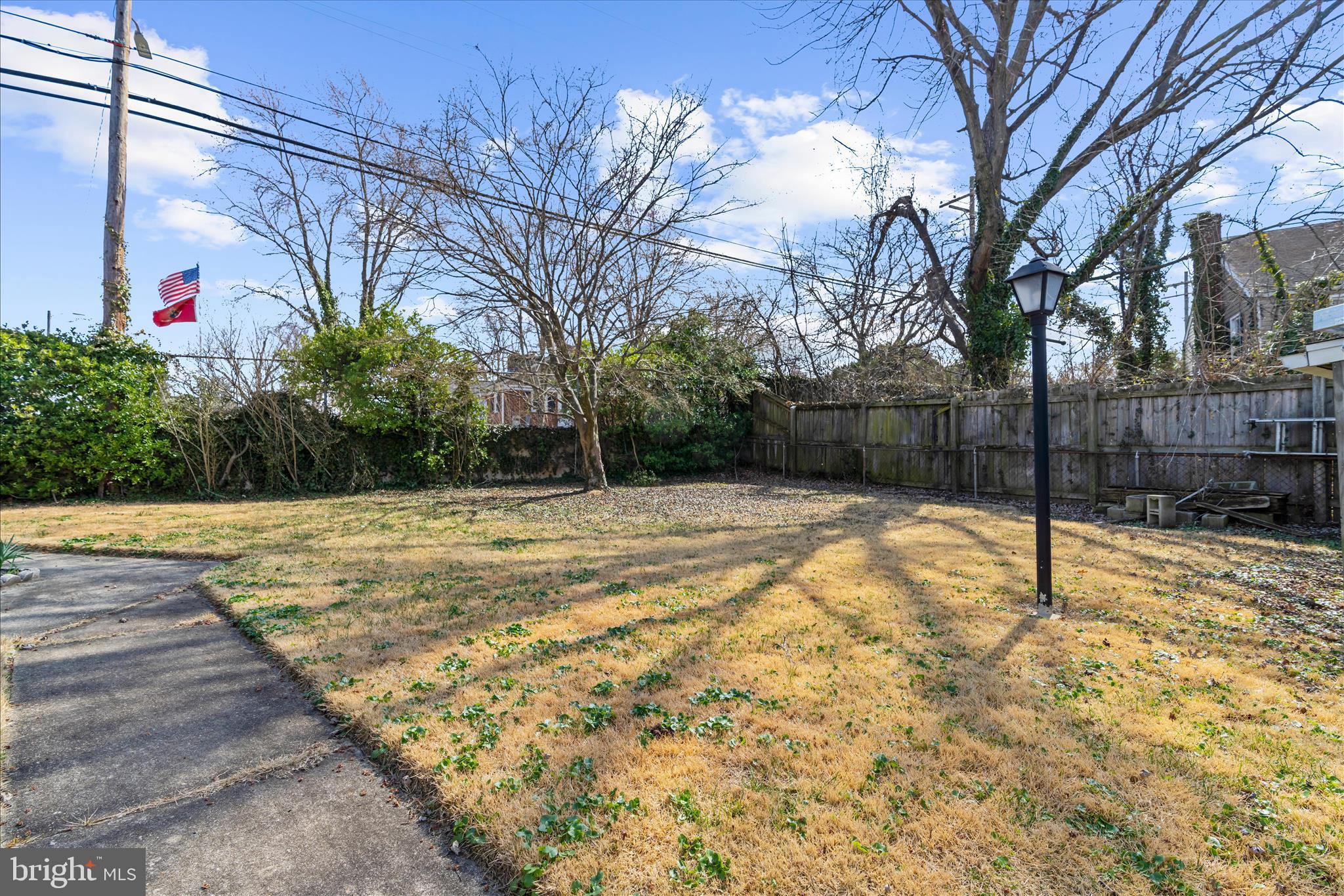 COLONIAL DRIVE - Residential