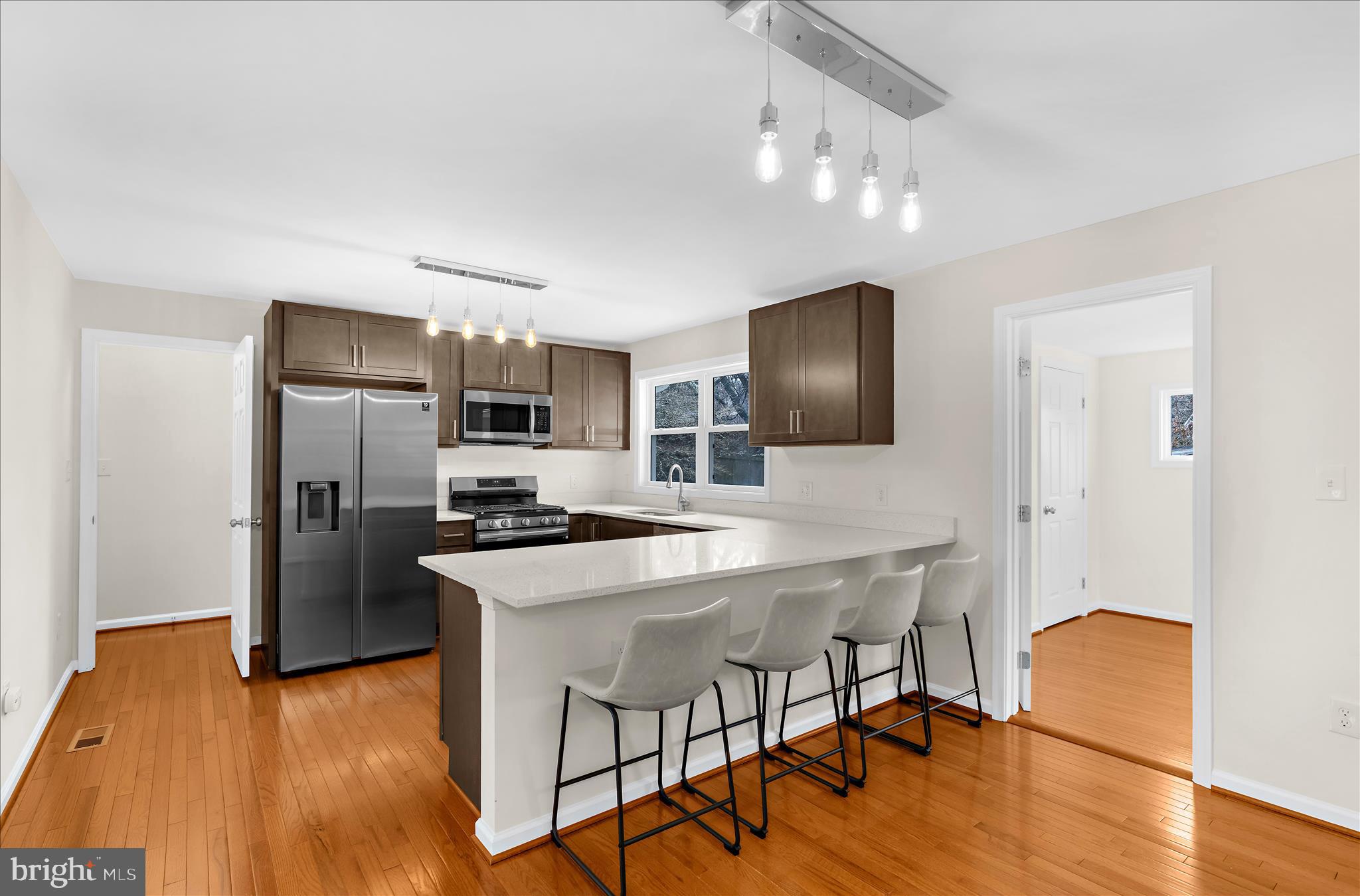 COLONIAL DRIVE - Residential