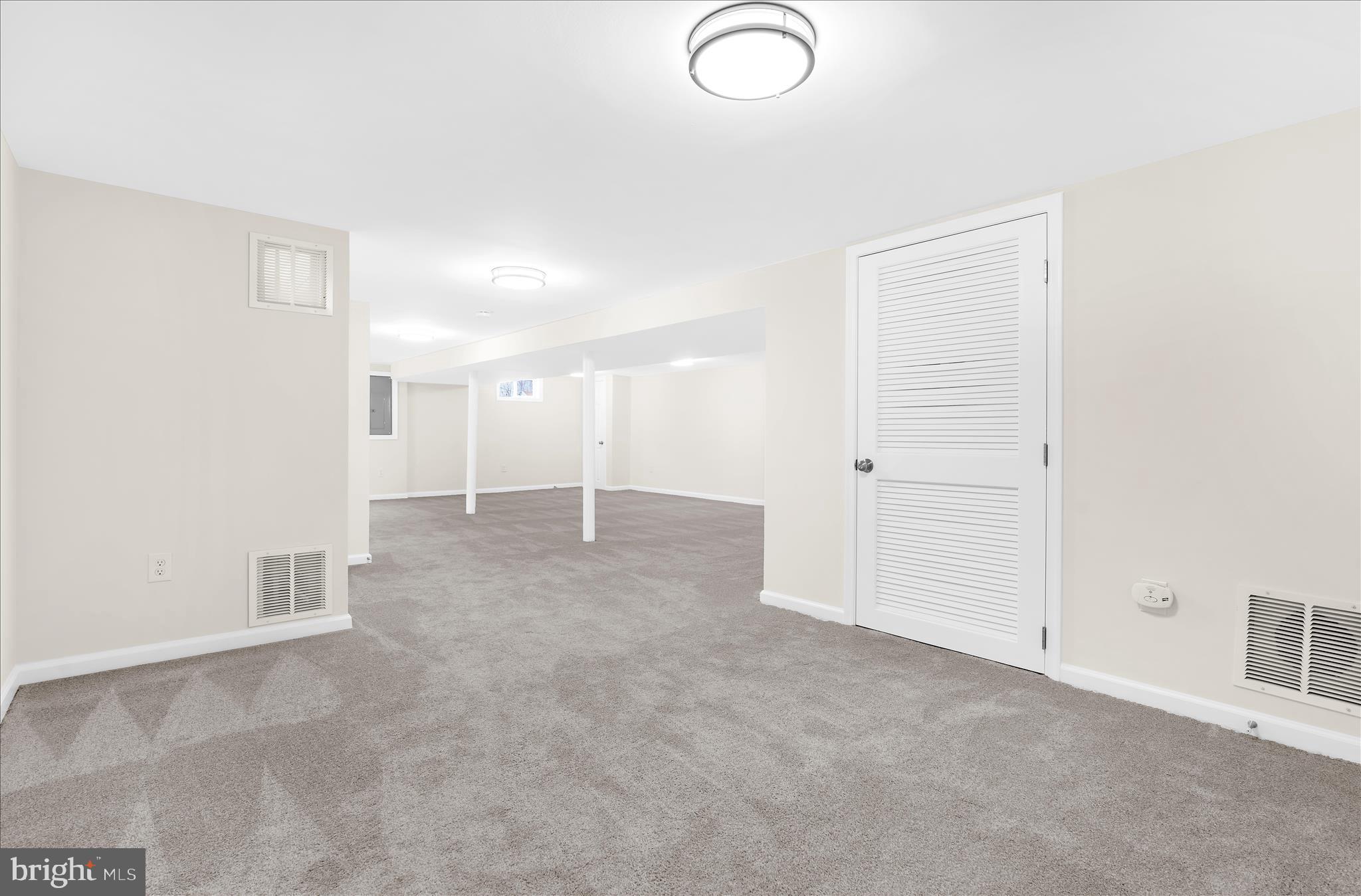 COLONIAL DRIVE - Residential