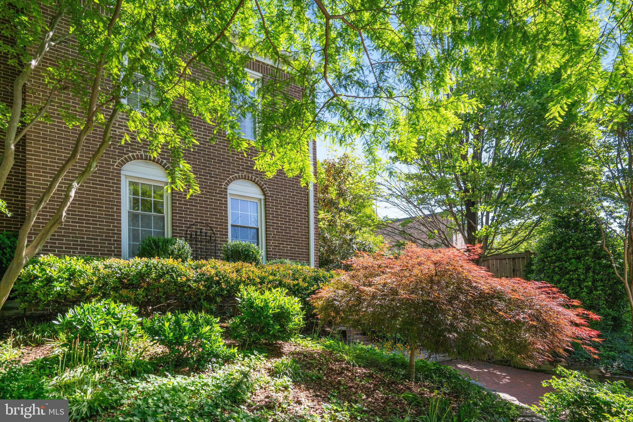 101 ROBERTS LANE