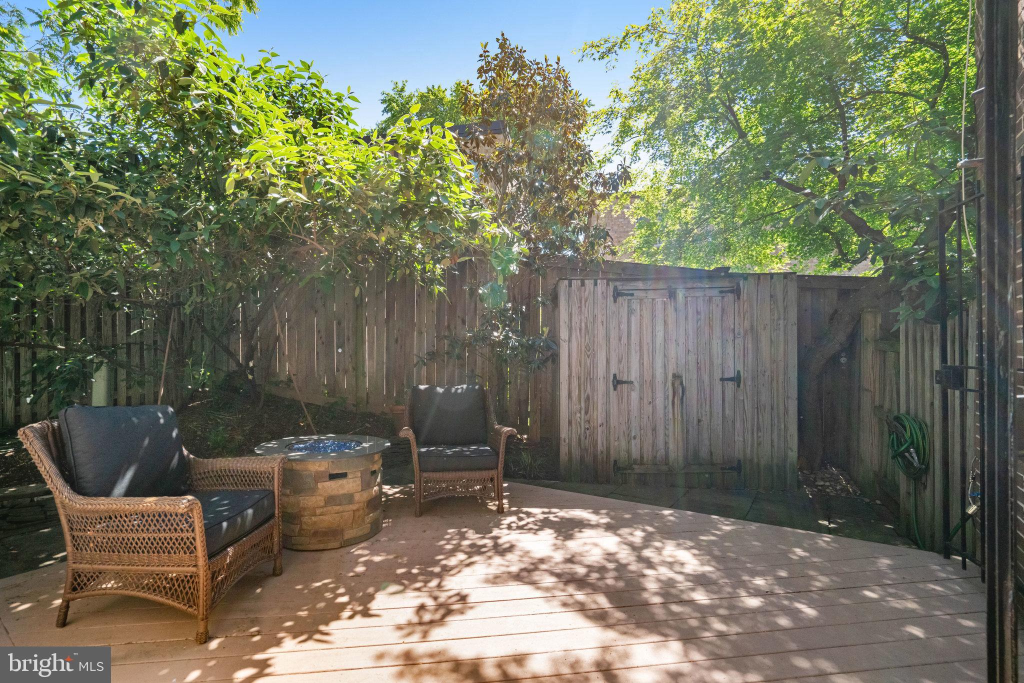 SHUTERS HILL - Residential