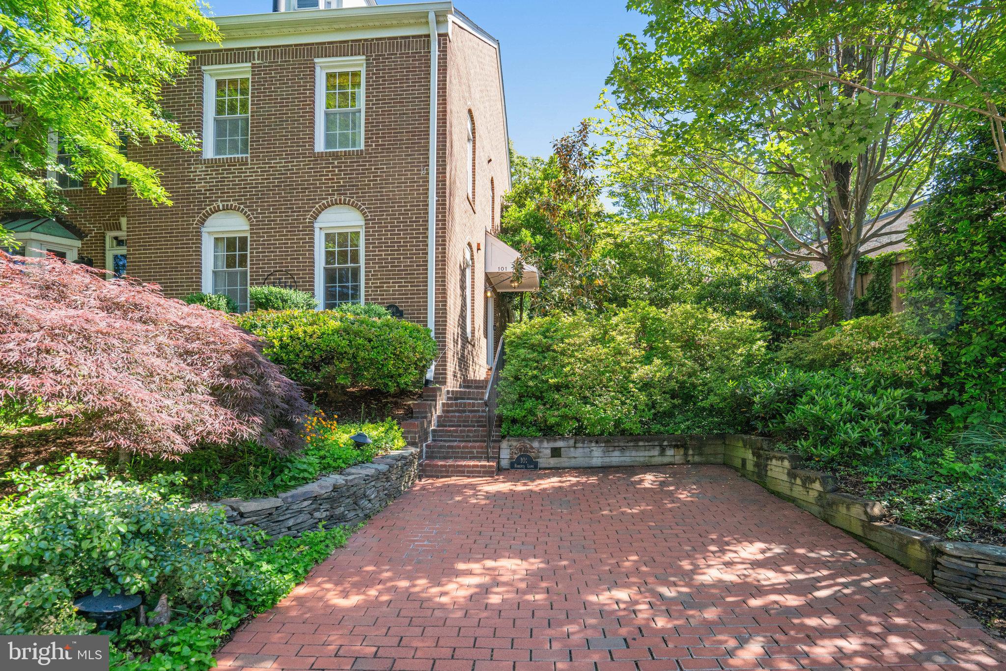 101 ROBERTS LANE