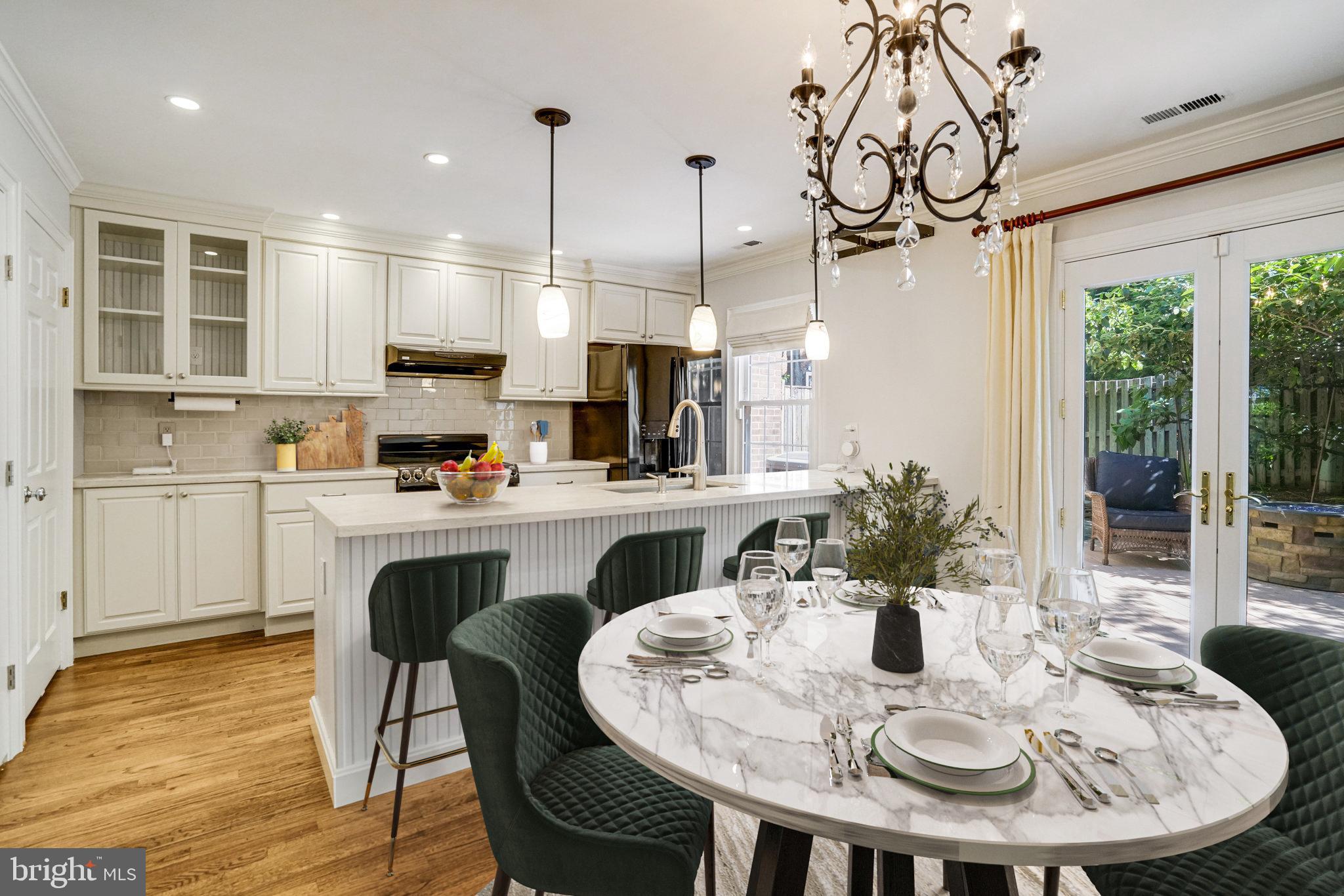 SHUTERS HILL - Residential