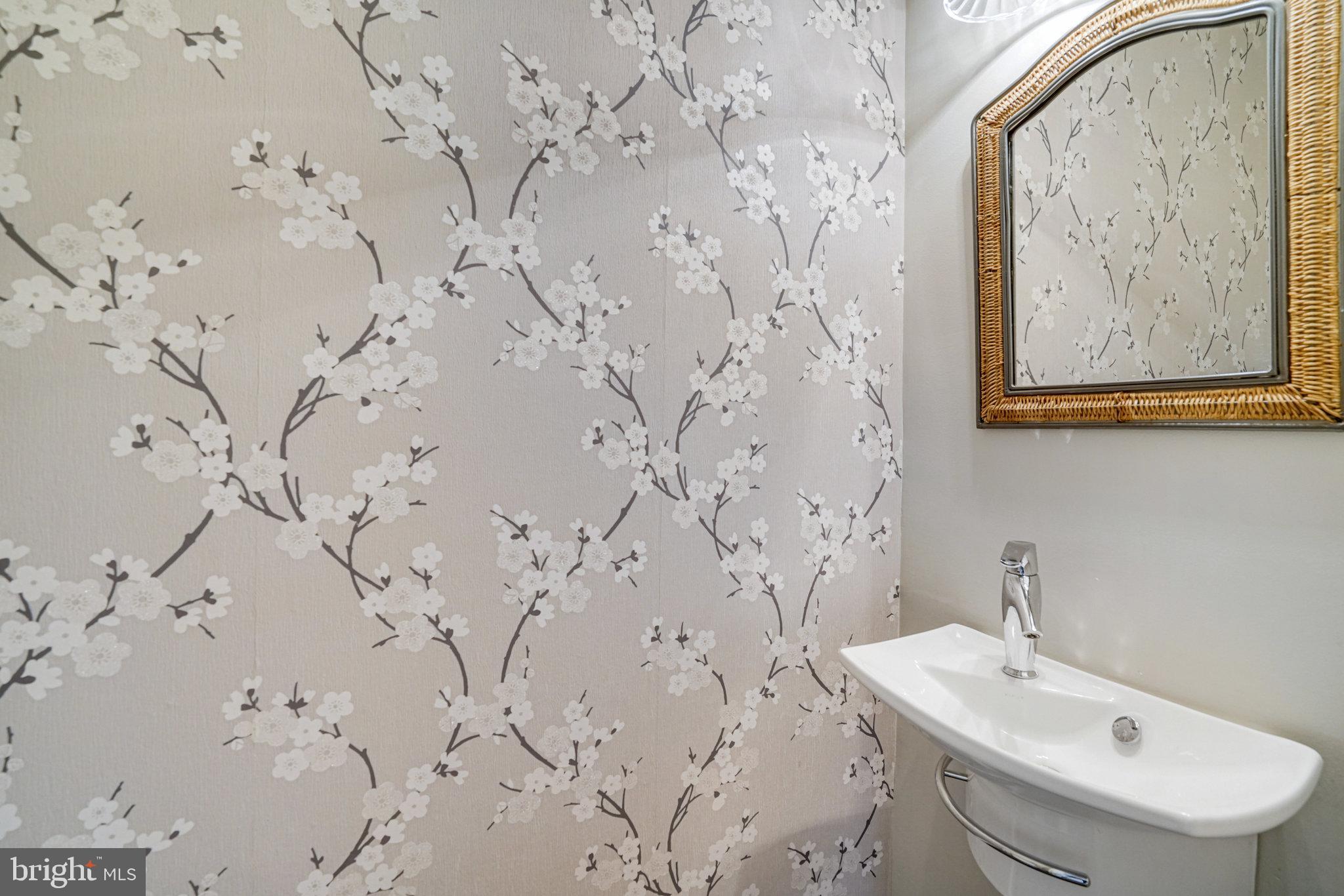 SHUTERS HILL - Residential