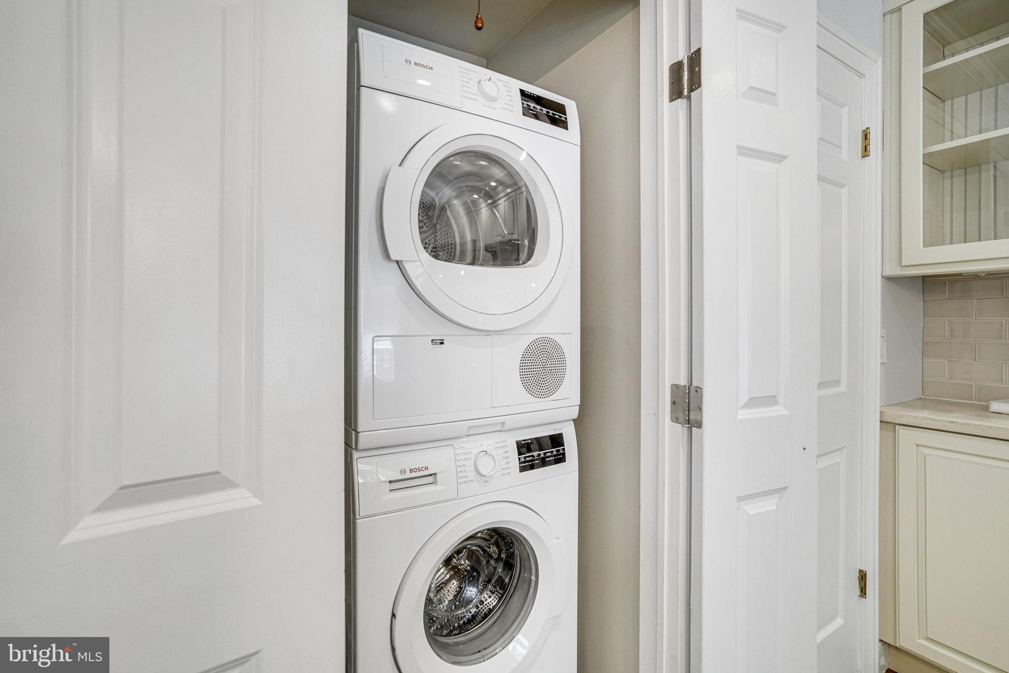 SHUTERS HILL - Residential