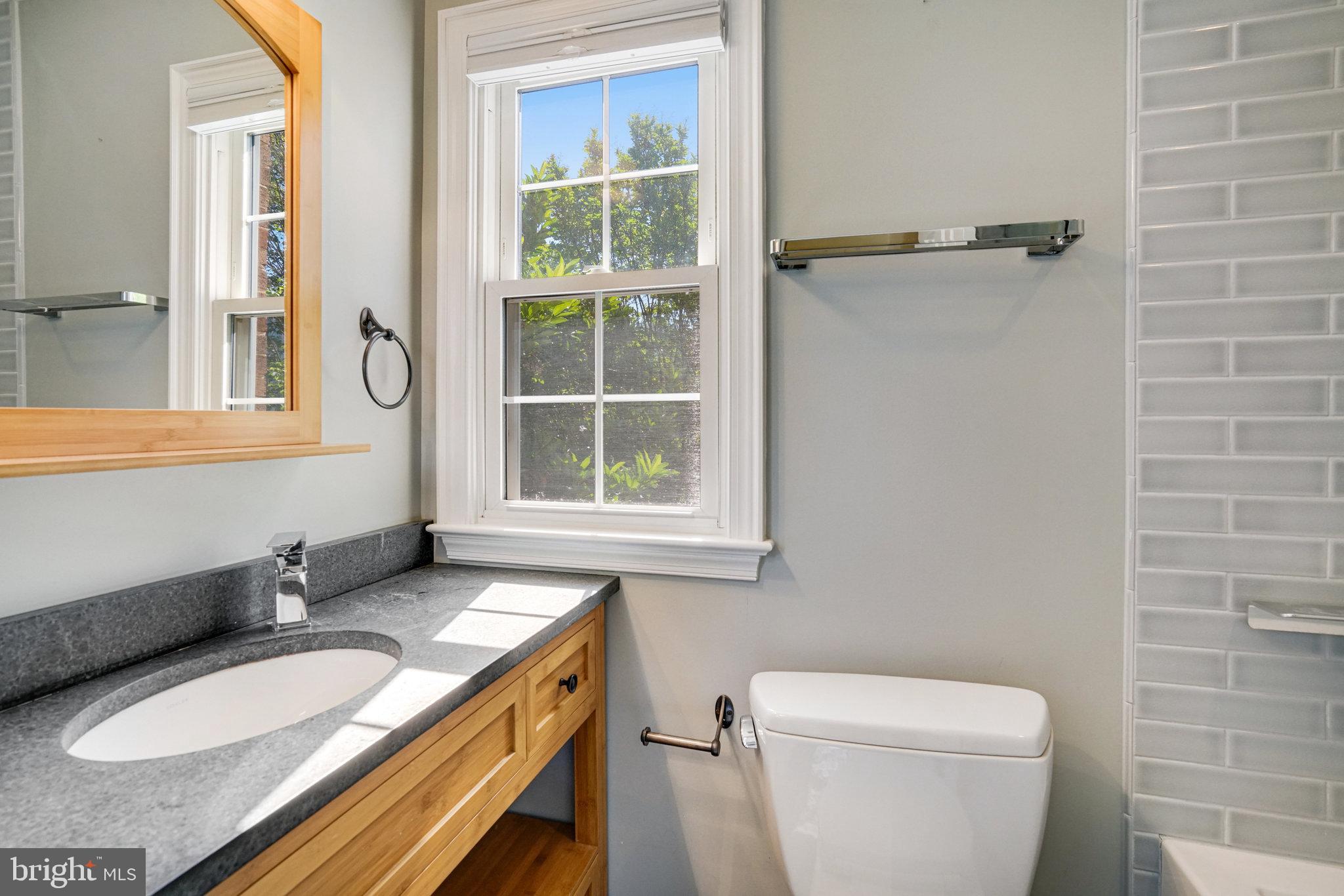 SHUTERS HILL - Residential