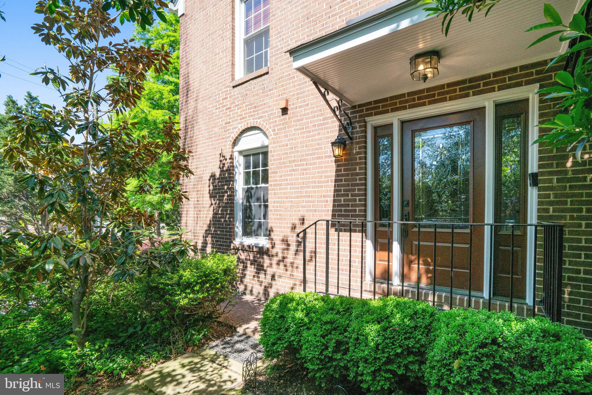 101 ROBERTS LANE