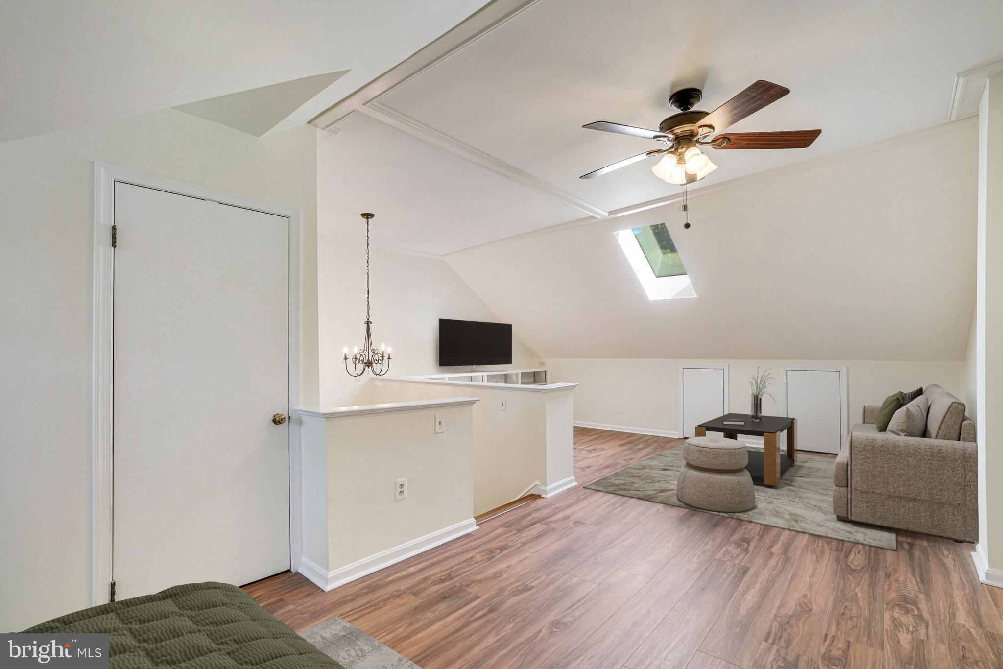 SHUTERS HILL - Residential