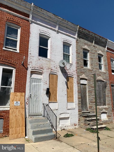 Townhouse For Sale - 2104 Ridgehill Avenue<br/> BALTIMORE, MD 21217
