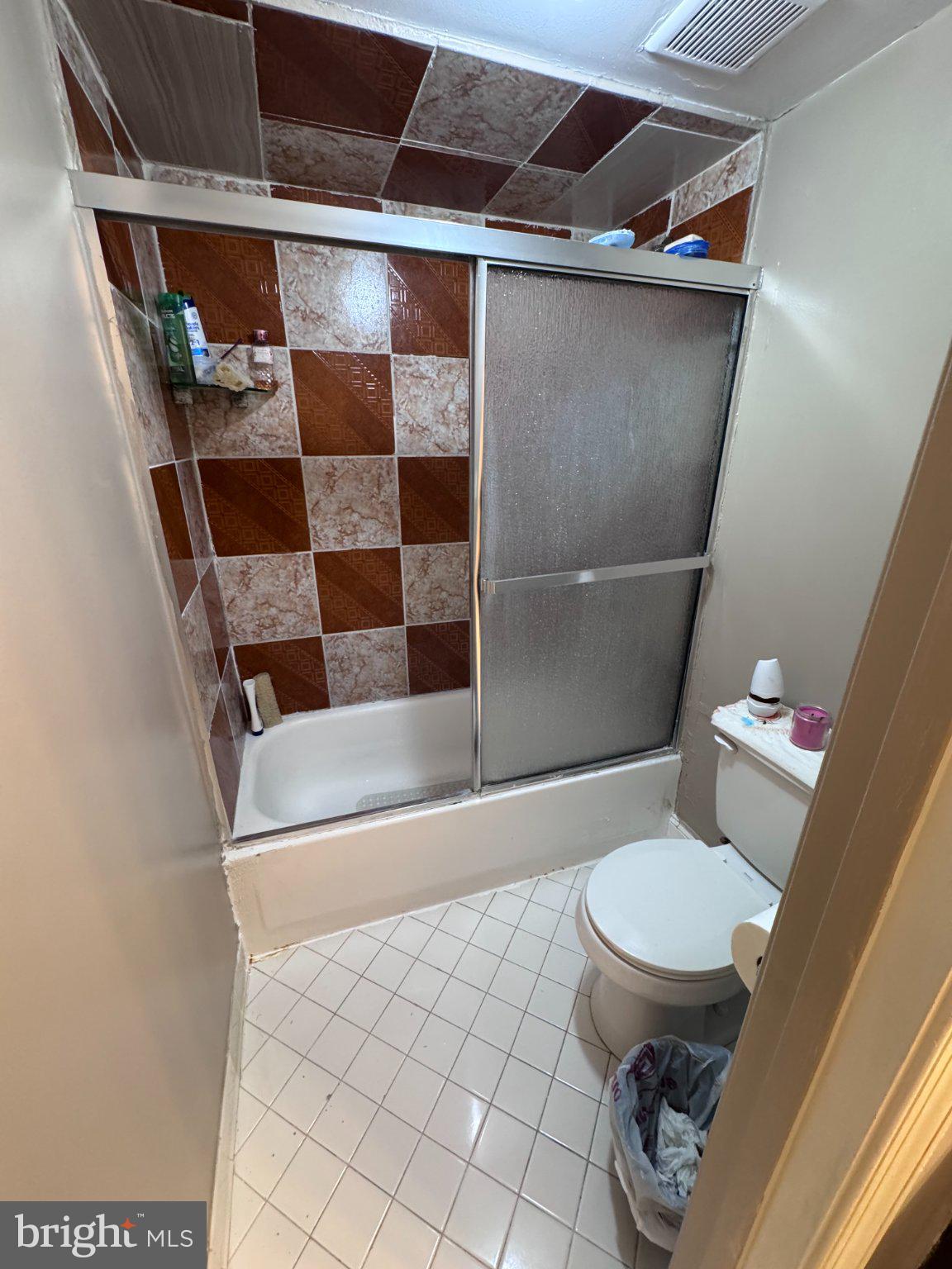 VISTAS OF VIENNA CONDOMINIUMS - Residential