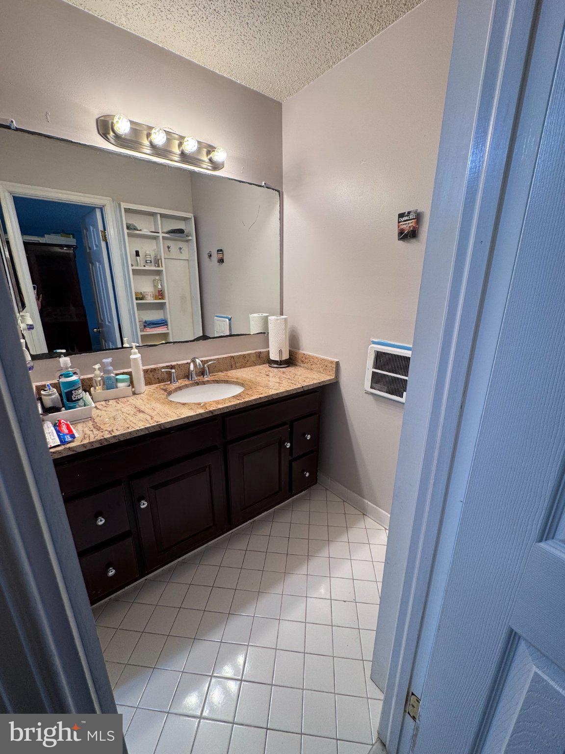 VISTAS OF VIENNA CONDOMINIUMS - Residential