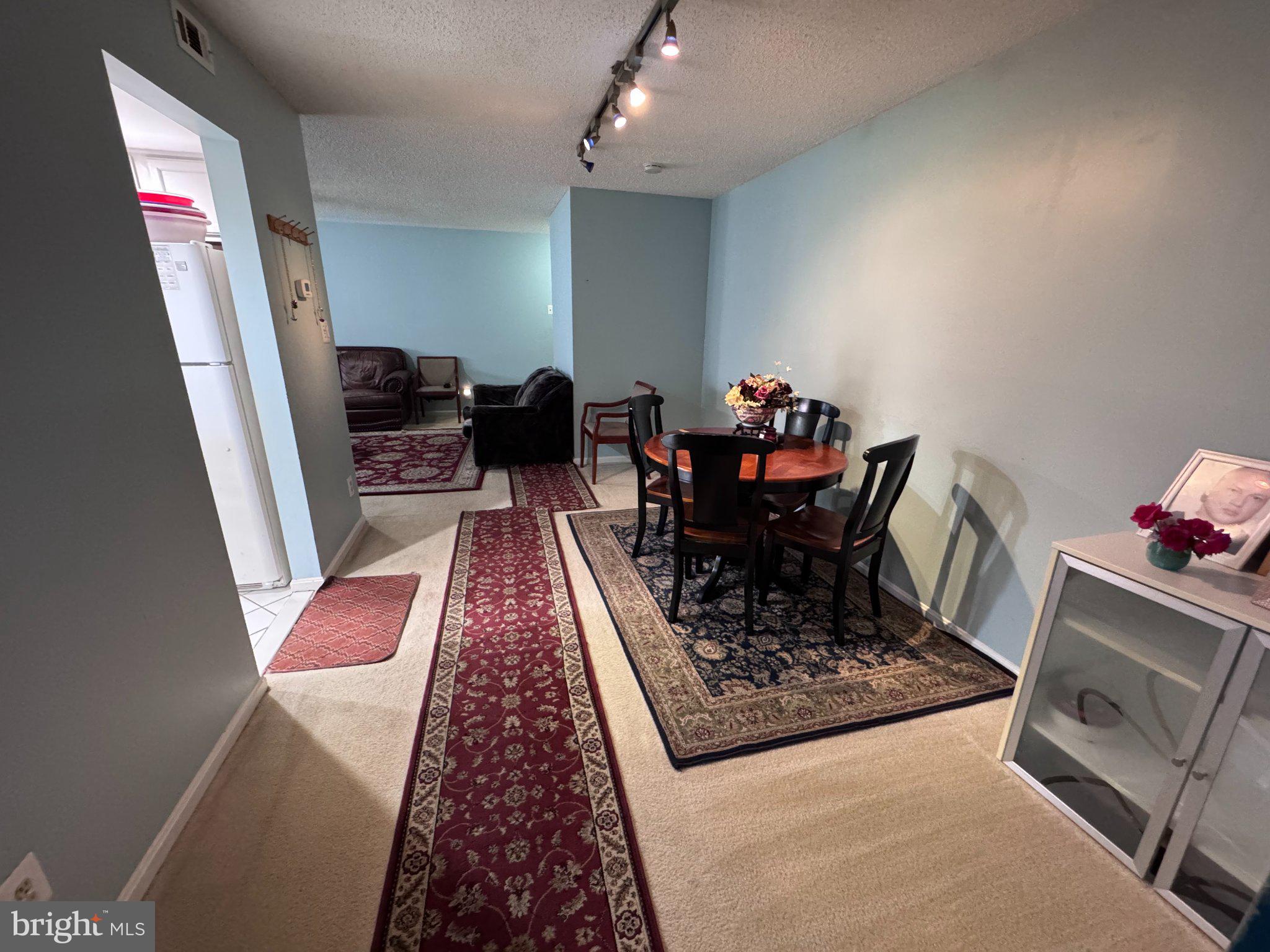 VISTAS OF VIENNA CONDOMINIUMS - Residential