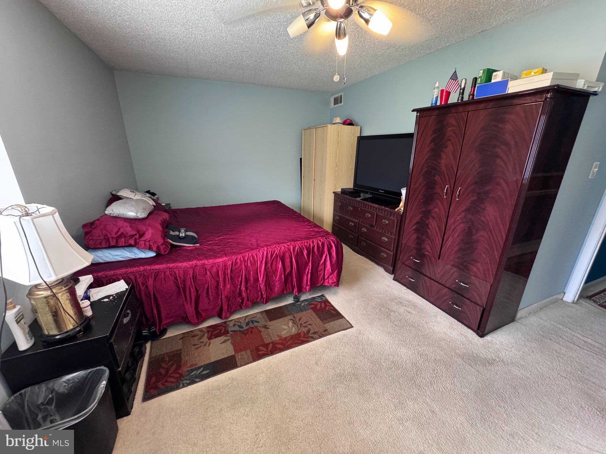 VISTAS OF VIENNA CONDOMINIUMS - Residential